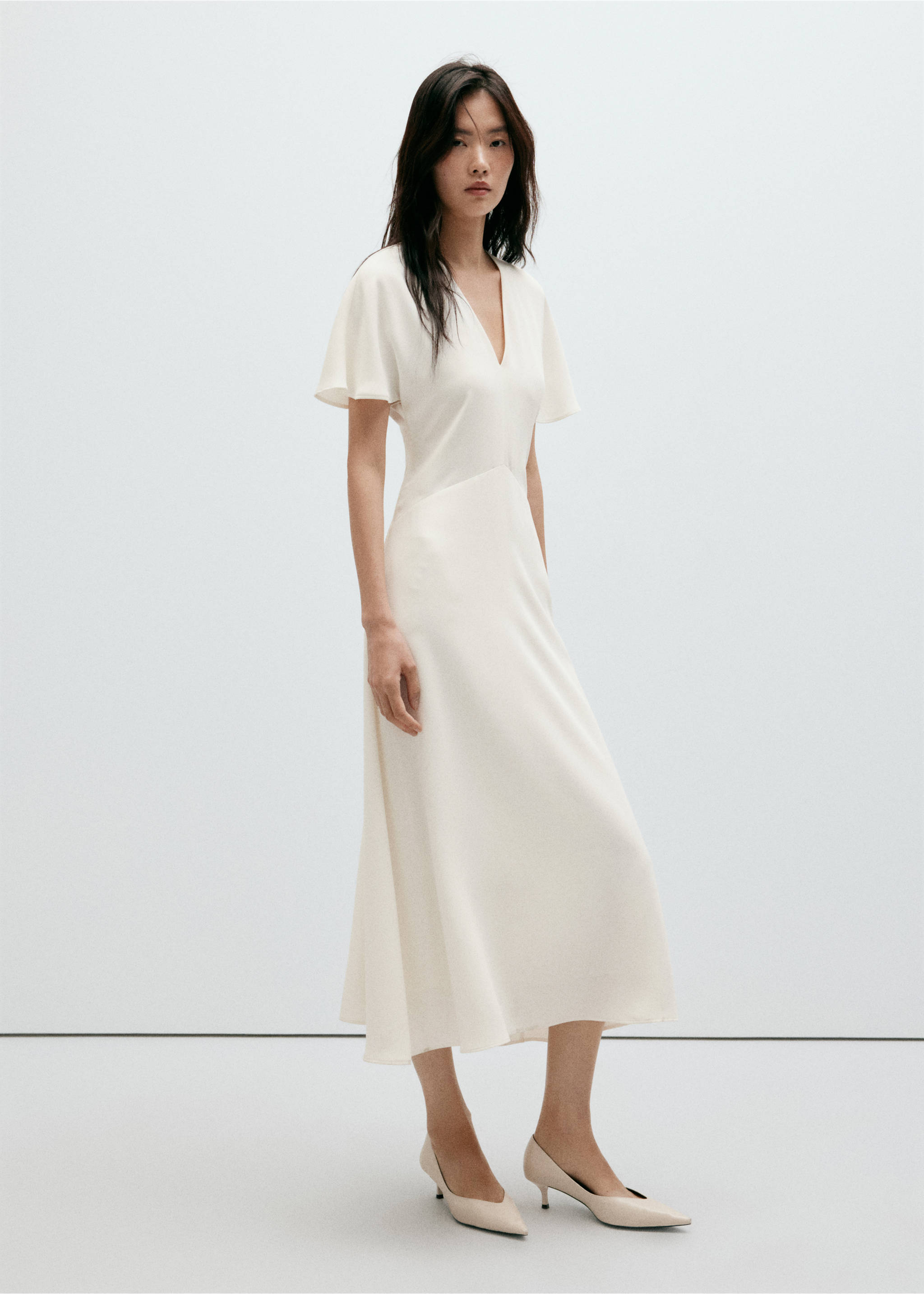 V-neck short-sleeved dress - General plane, White. Ref: 37094801-00.