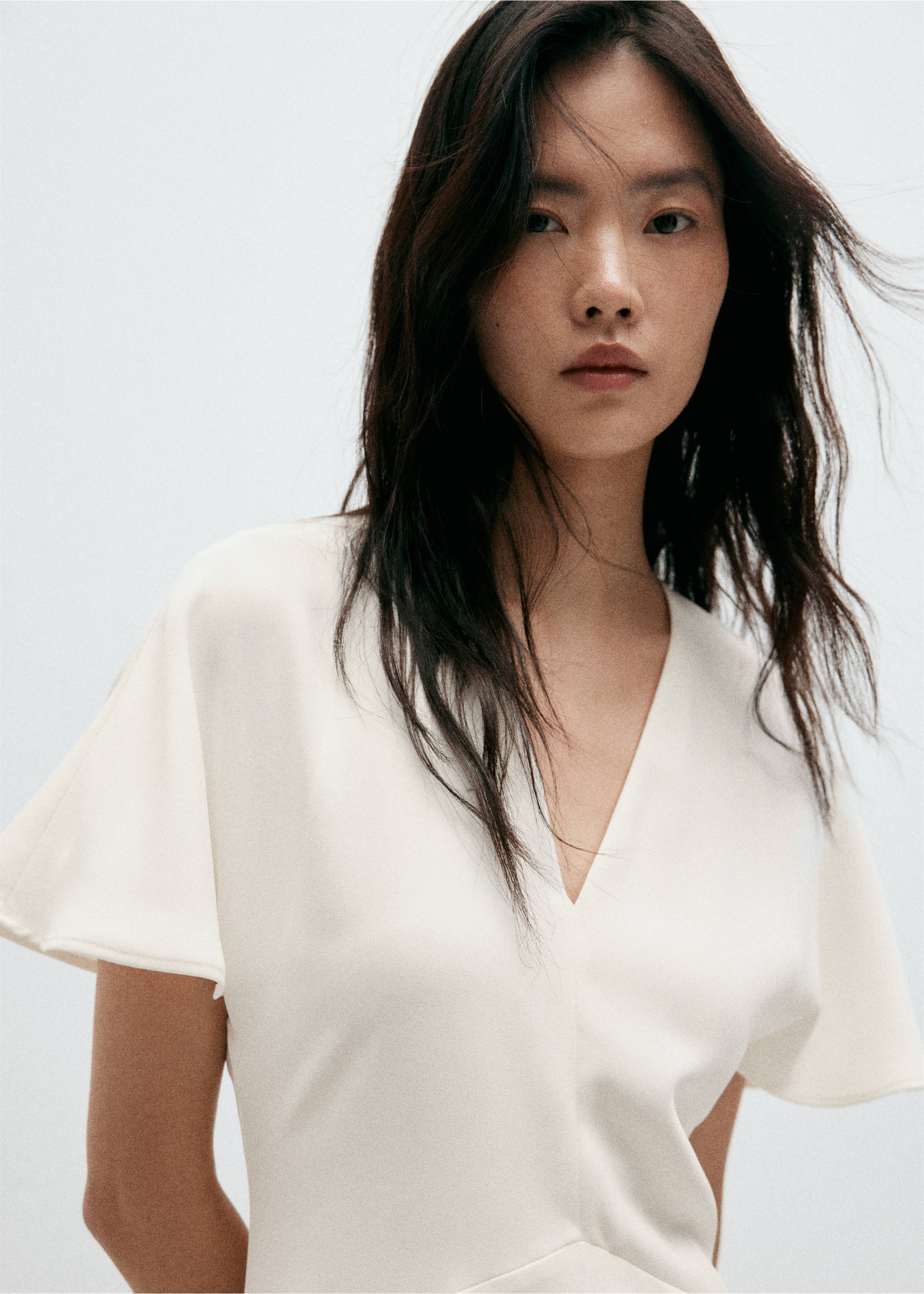 V-neck short-sleeved dress - Details of the article 1, White. Ref: 37094801-00.