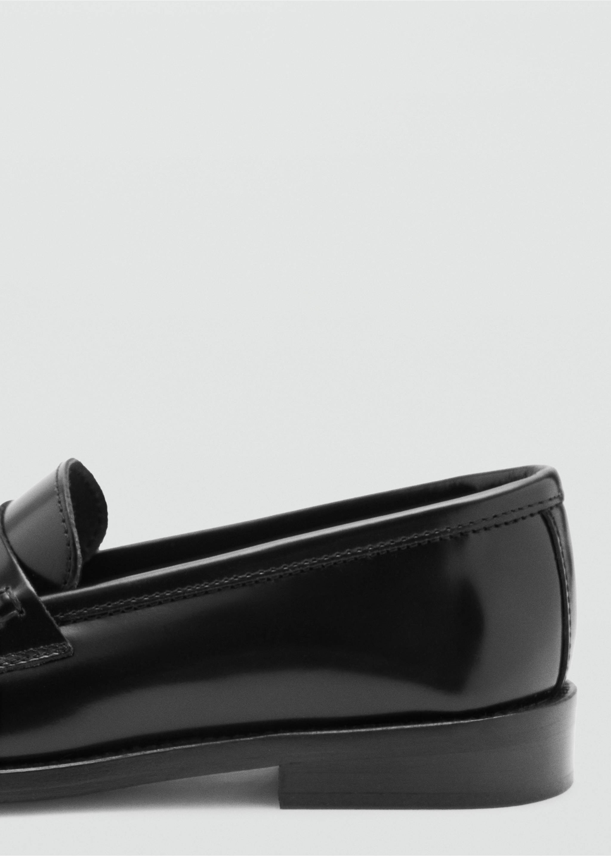 Gathered leather loafer - Details of the article 1, Black. Ref: 37095148-00.