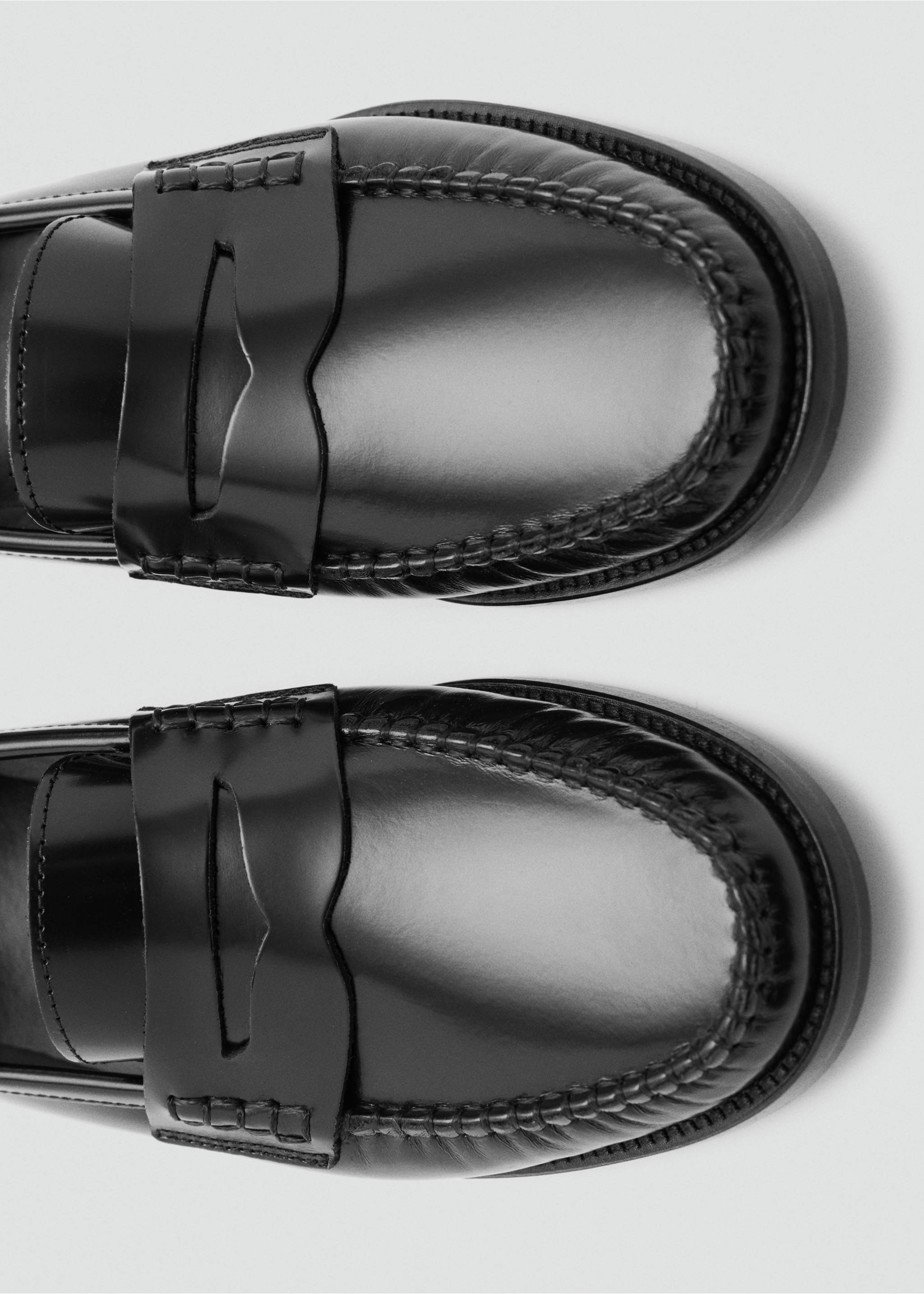 Gathered leather loafer - Details of the article 2, Black. Ref: 37095148-00.