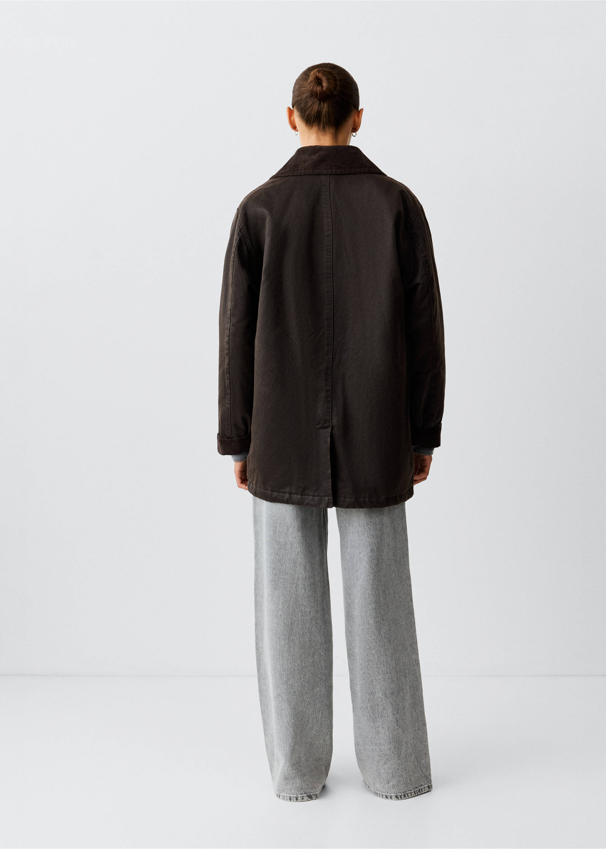 Oversized parka with corduroy collar - Reverse of the article, Chocolate. Ref: 37095150-00.
