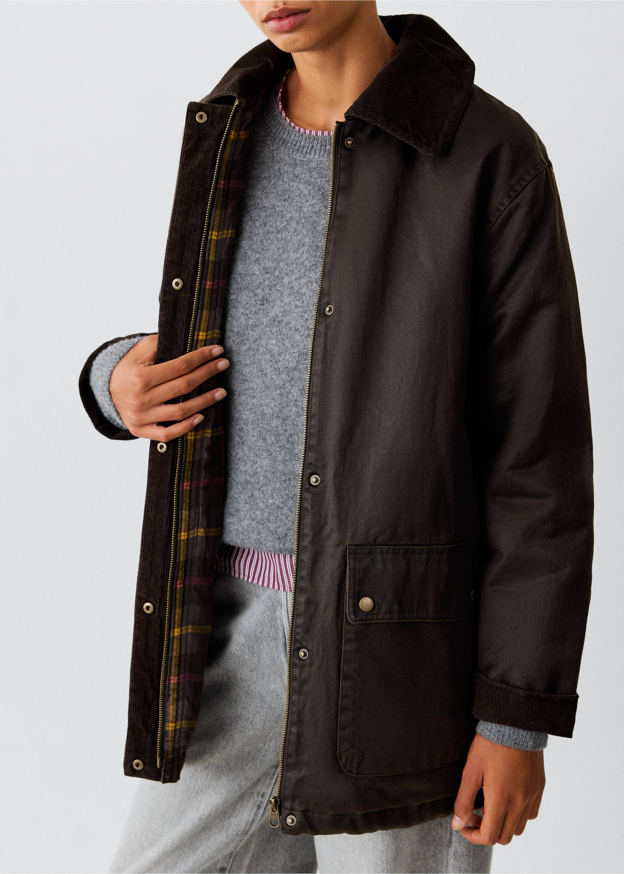 Oversized parka with corduroy collar - Details of the article 3, Chocolate. Ref: 37095150-00.
