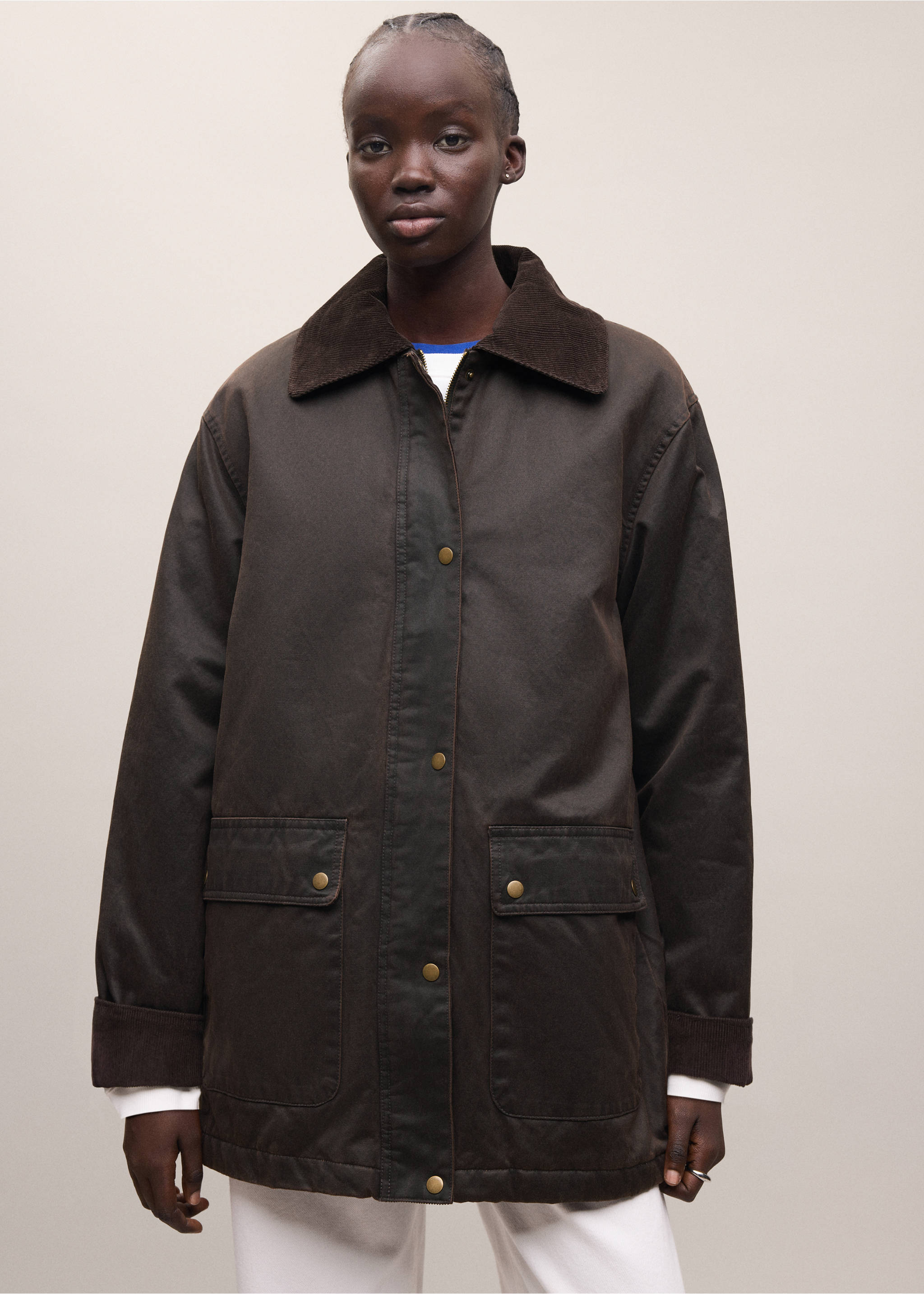 Dark brown parka with a contrasting corduroy collar and front snap buttons., Chocolate. Ref: 37095150-01.