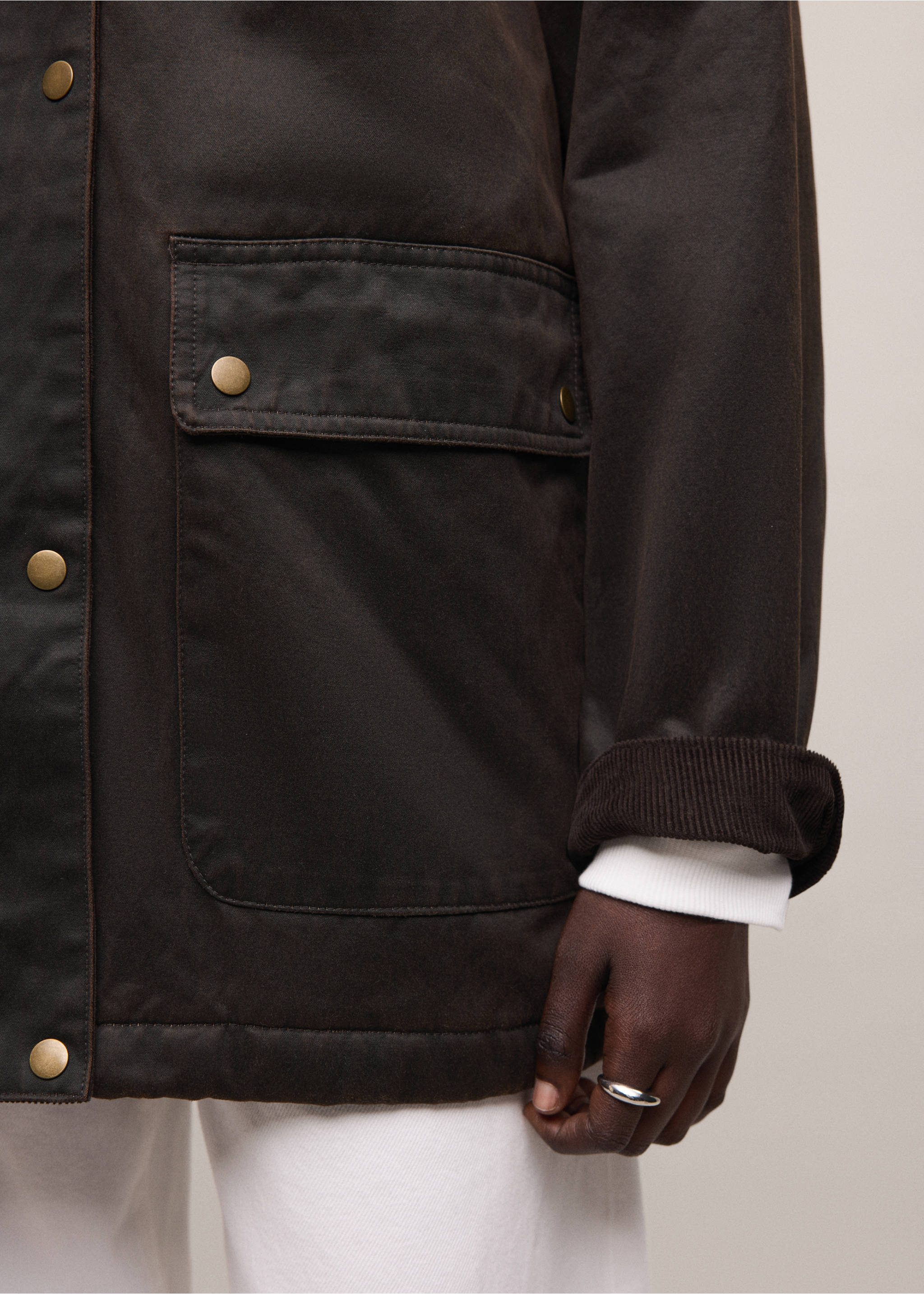 Dark brown parka with snap buttons, patch pockets and corduroy-lined cuffs., Chocolate. Ref: 37095150-01.