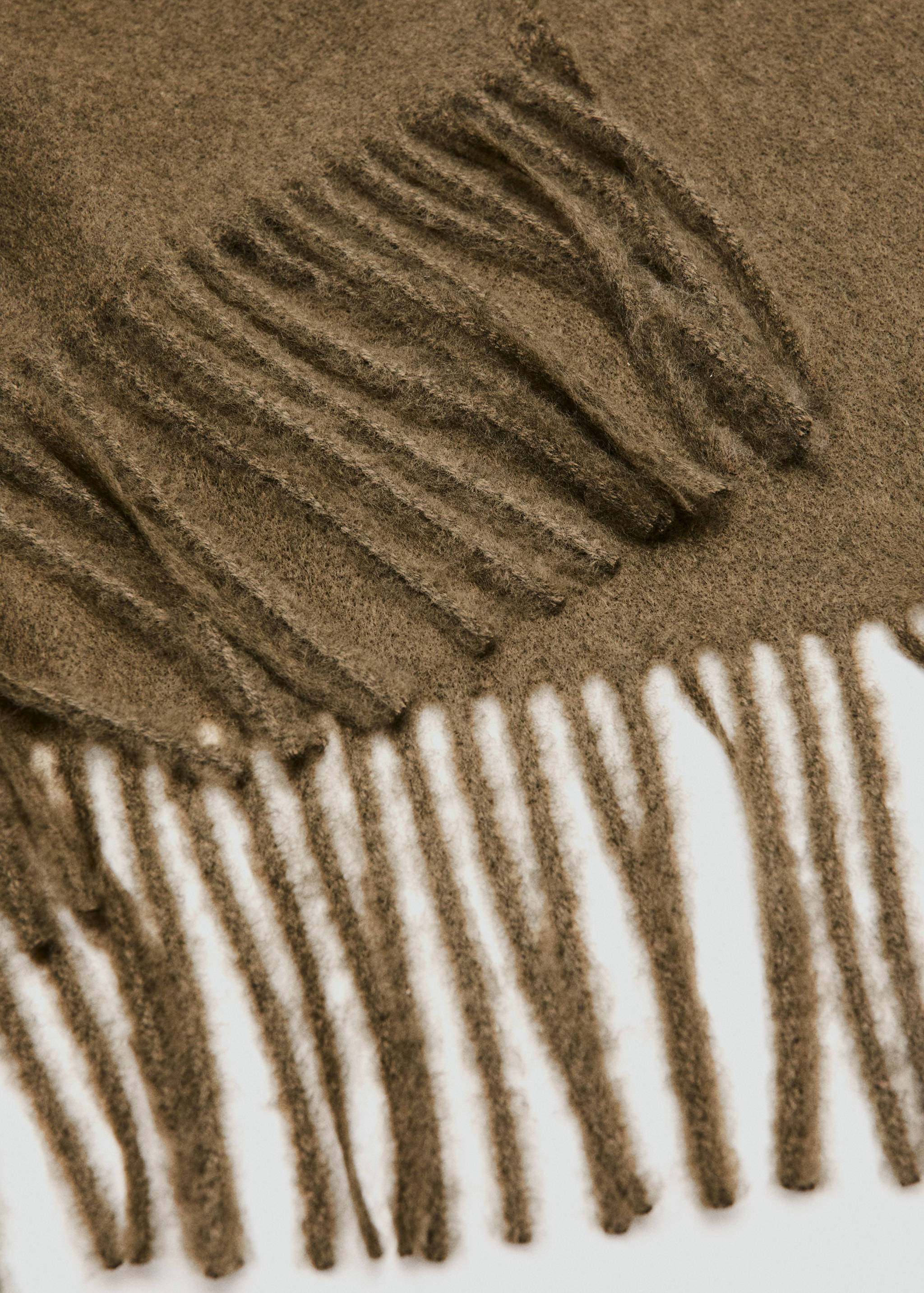 Fringed edge scarf - Details of the article 1