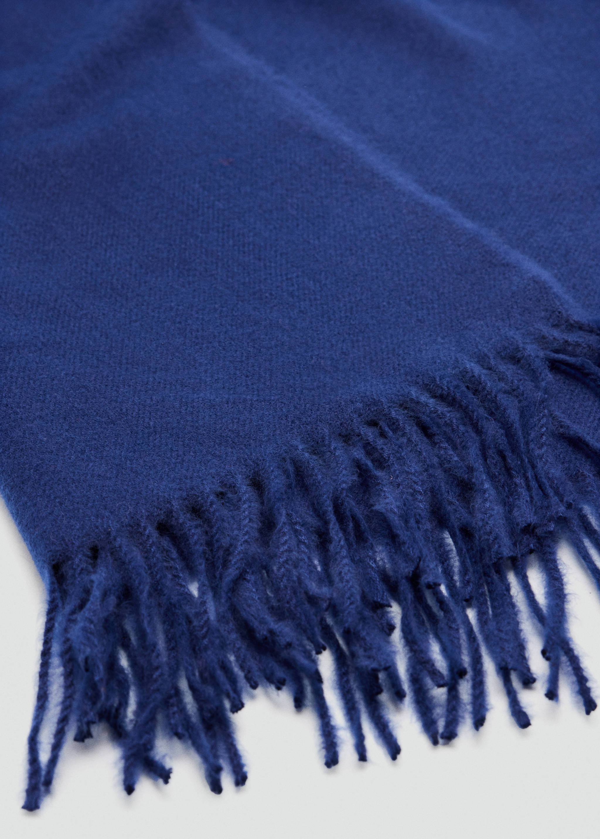 Fringed edge scarf - Details of the article 1