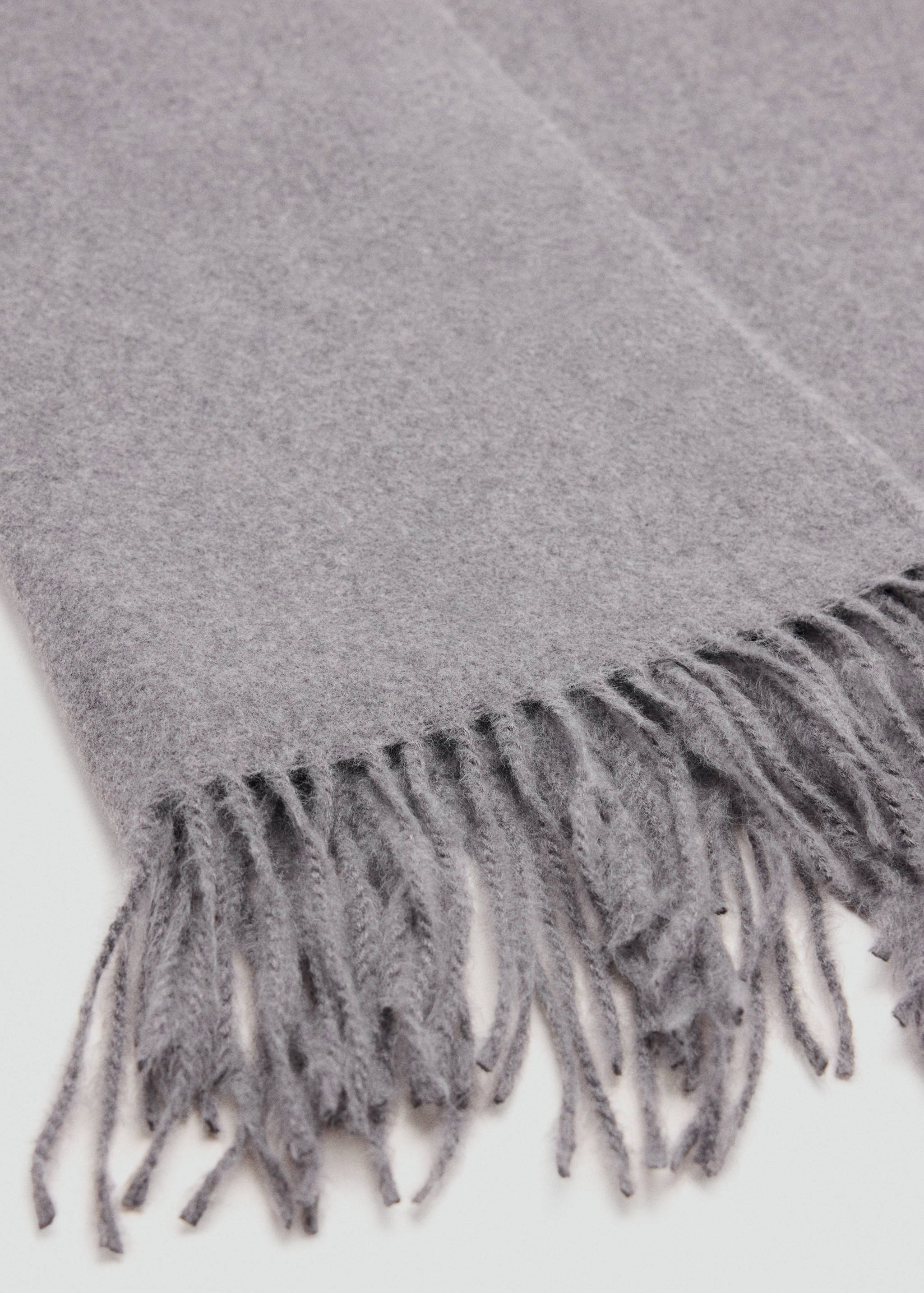 Fringed edge scarf - Details of the article 1