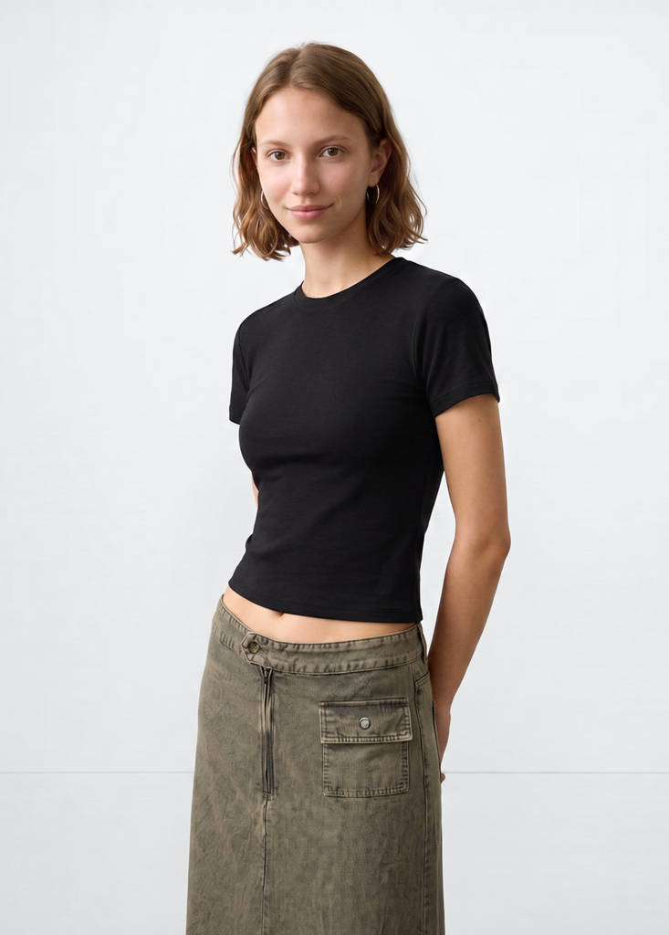 Slim-fit short-sleeved T-shirt — Black