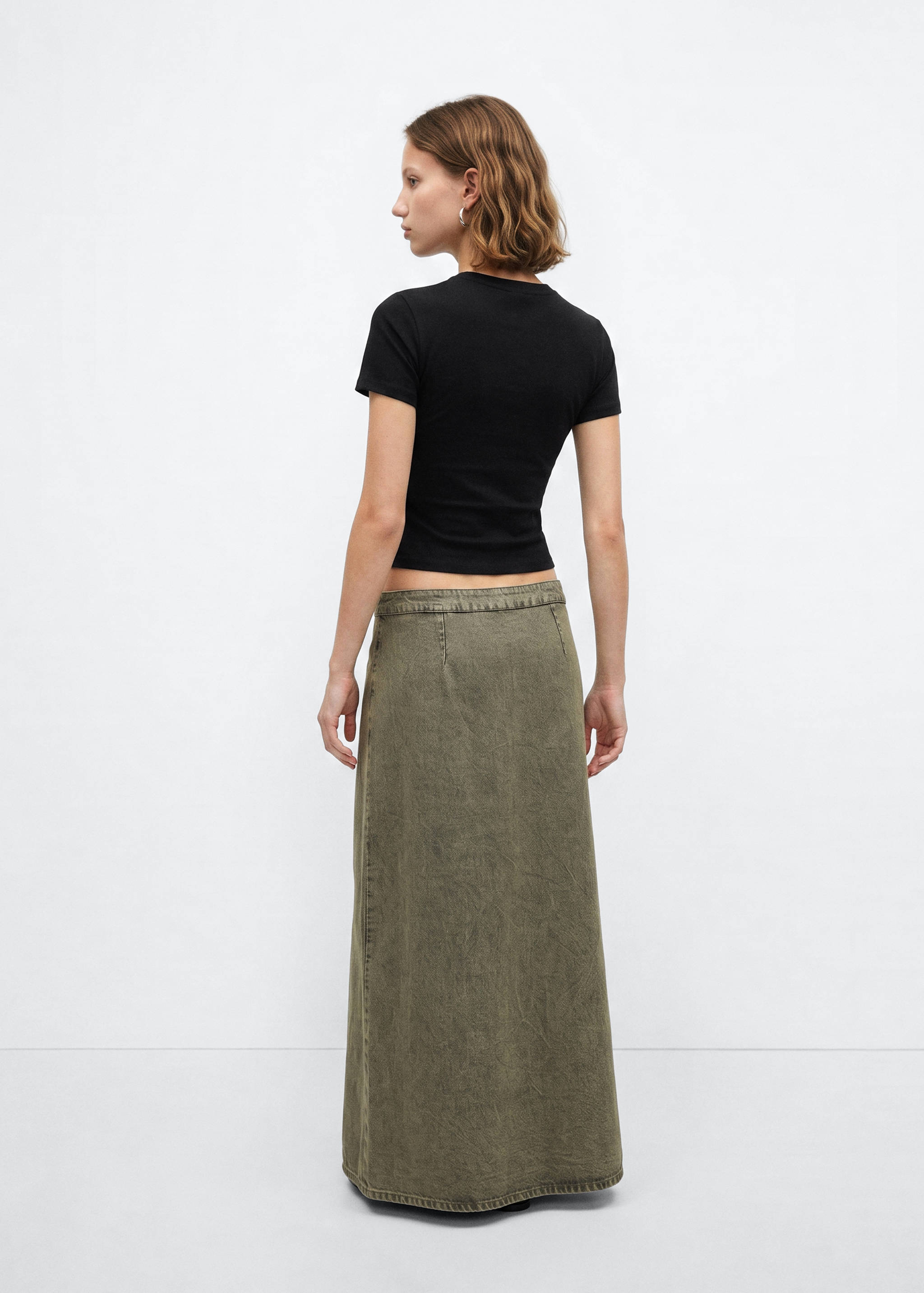 Slim-fit short-sleeved T-shirt - Reverse of the article