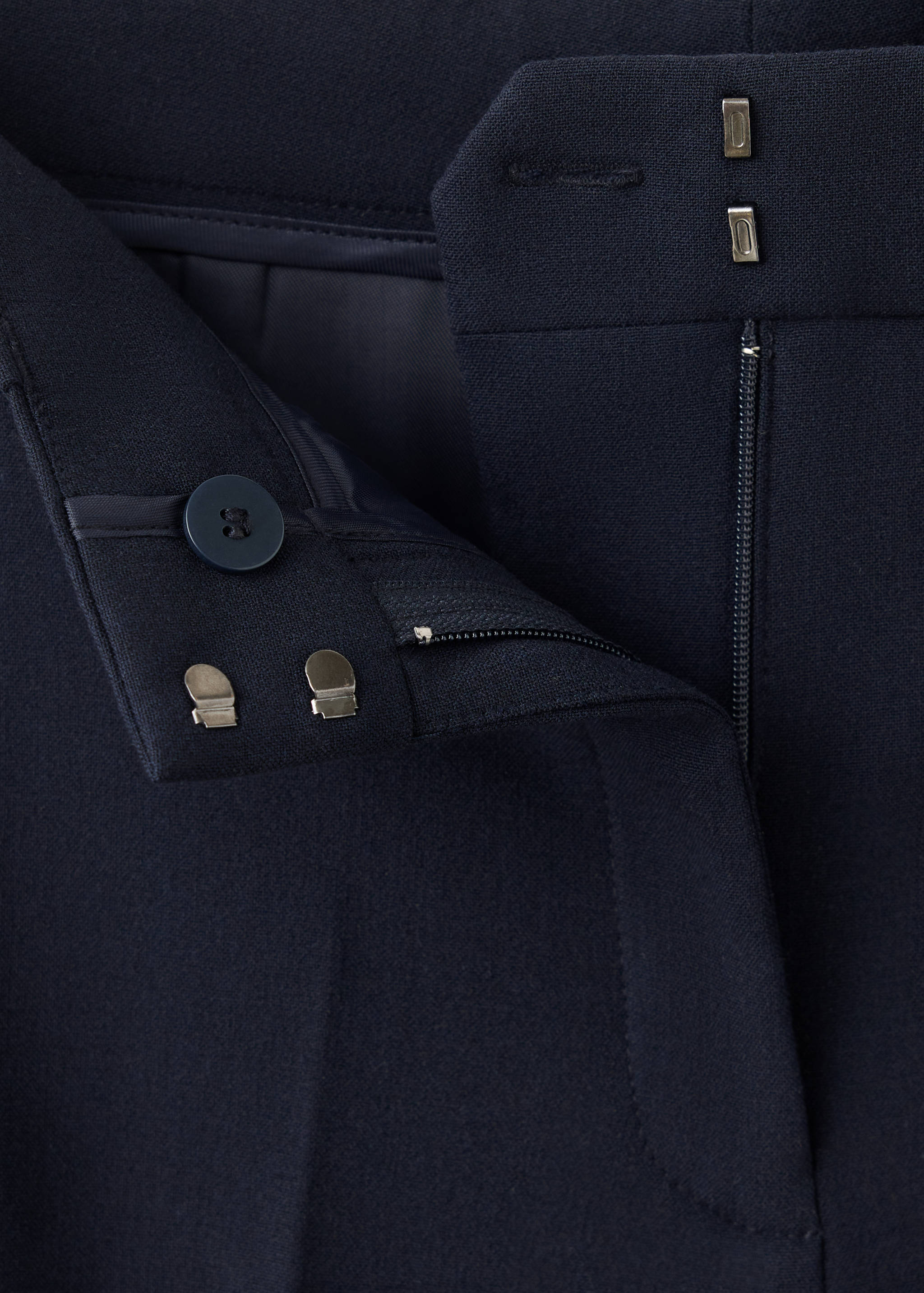 Straight mid-rise trousers - Details of the article 0