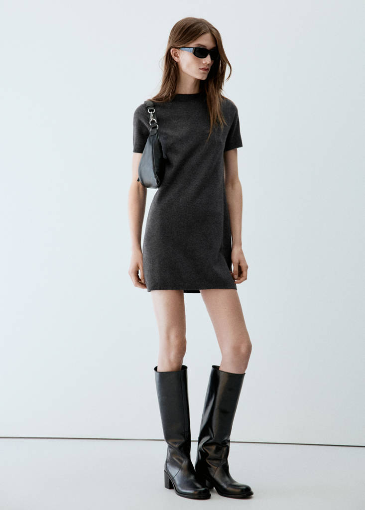 Short-sleeved knit dress — Charcoal