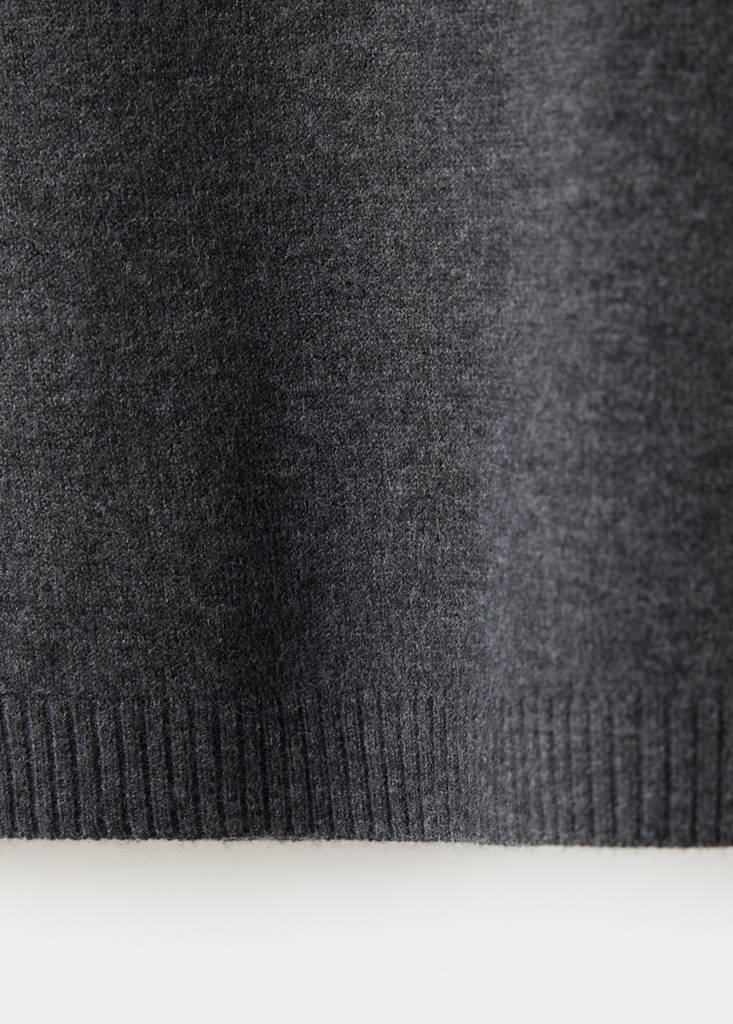 Short-sleeved knit dress — Charcoal