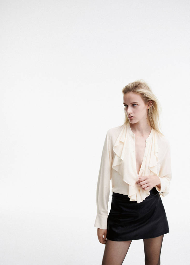 Flowy ruffle blouse — Ecru