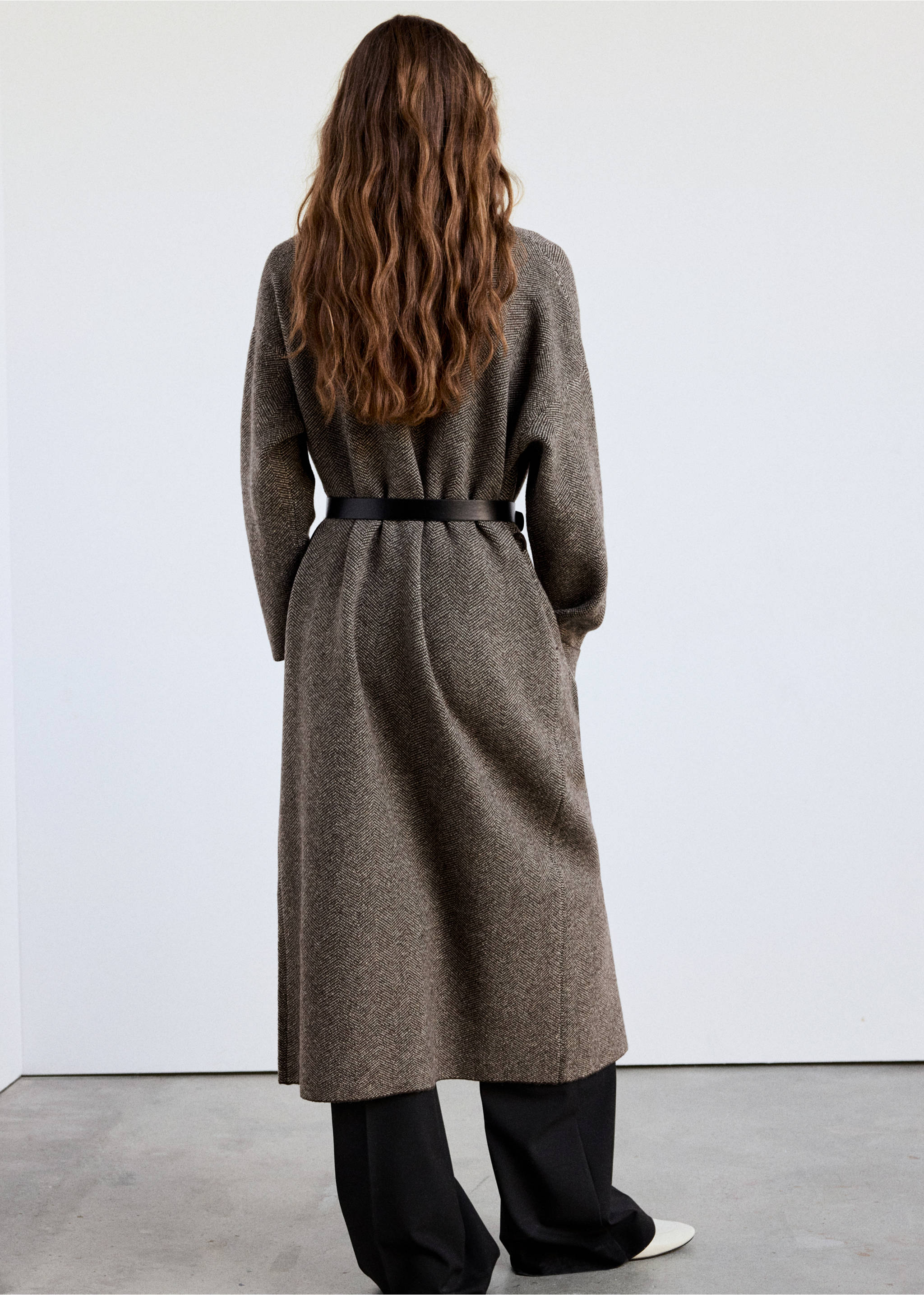 Belted knit coat - Reverse of the article, Medium Brown. Ref: 37095846-00.