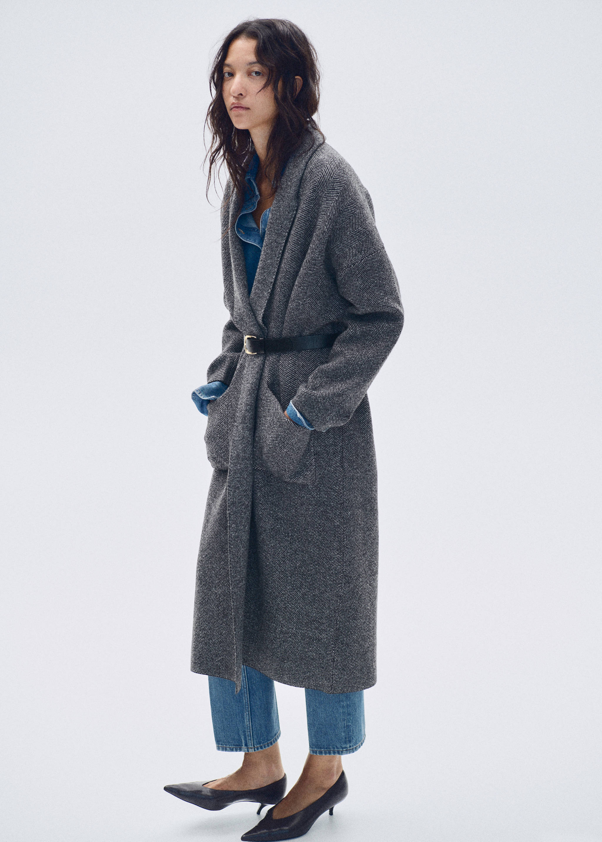 Belted knit coat - General plane