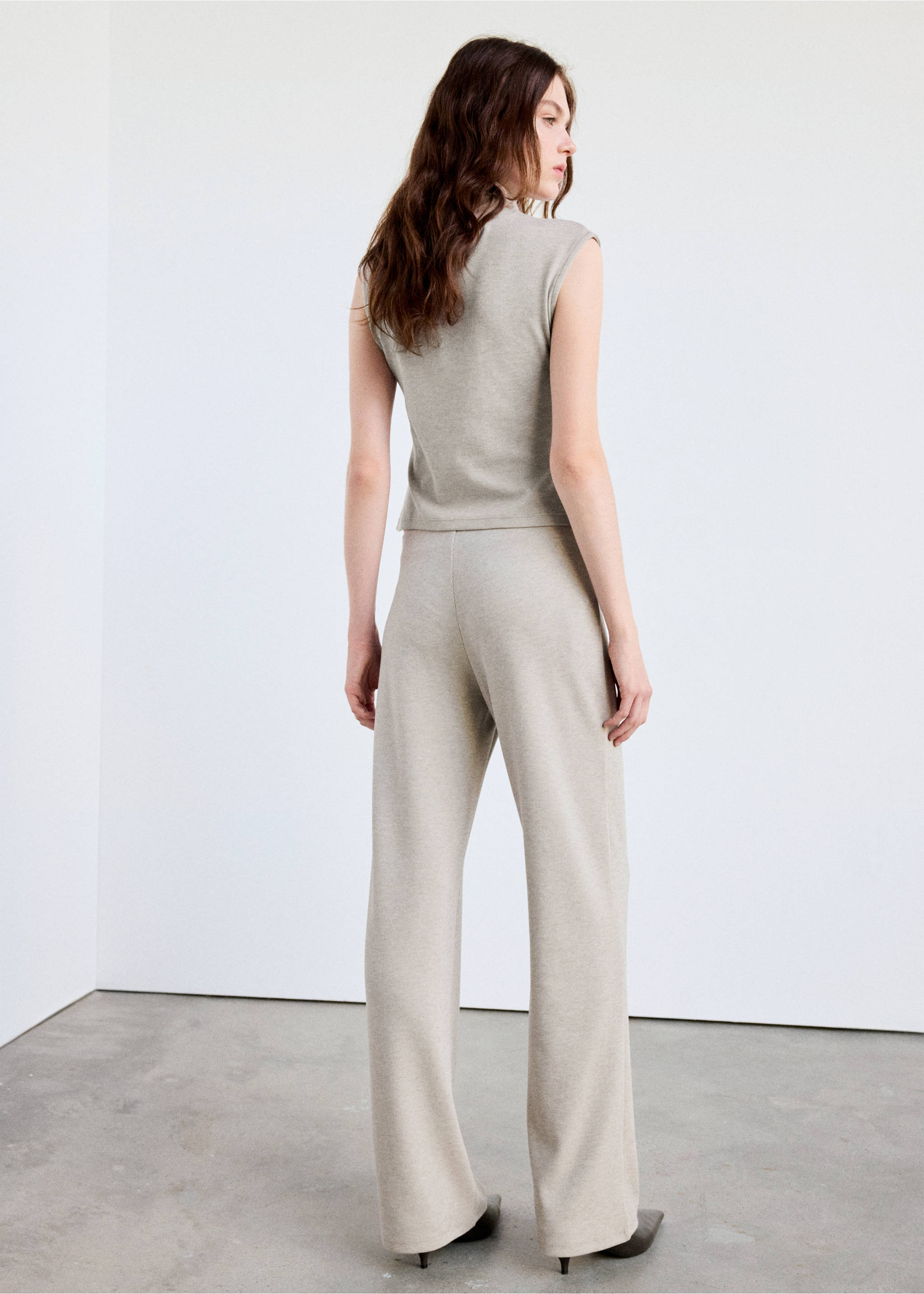 Ribbed straight-leg trousers - Reverse of the article, Sand. Ref: 37095848-00.