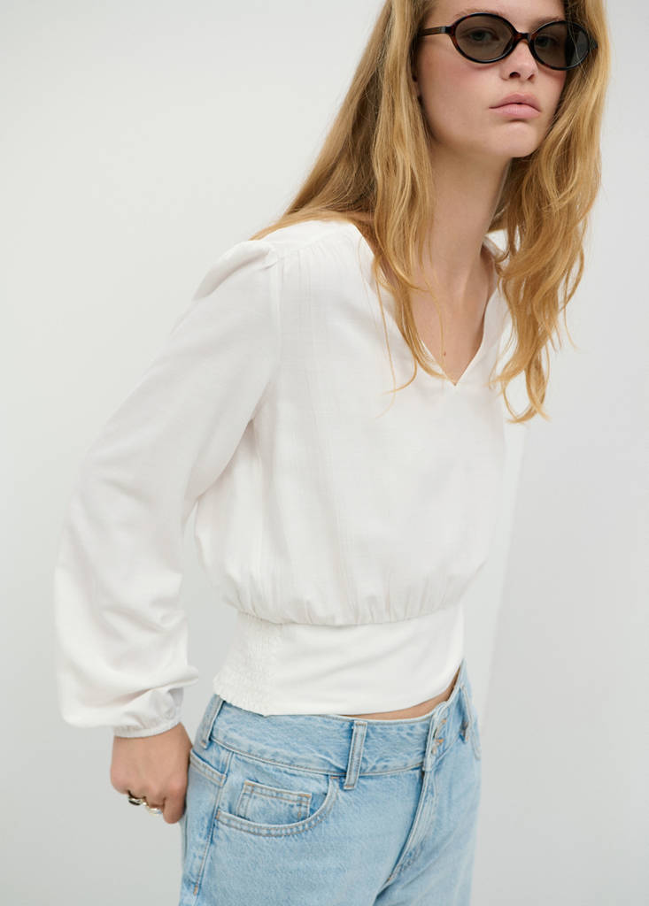 Textured blouse with puffed texture — Off White