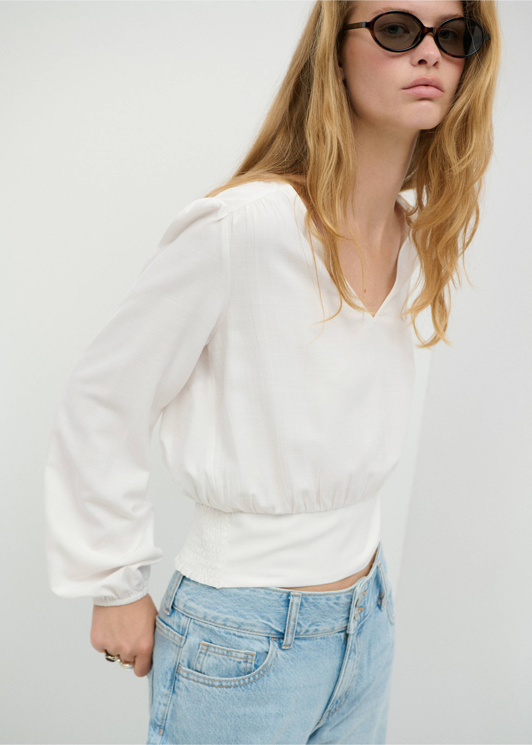 Bluse mit bauschiger Struktur - Mittlere Ansicht, Cremeweiß. Ref: 37095855-00.