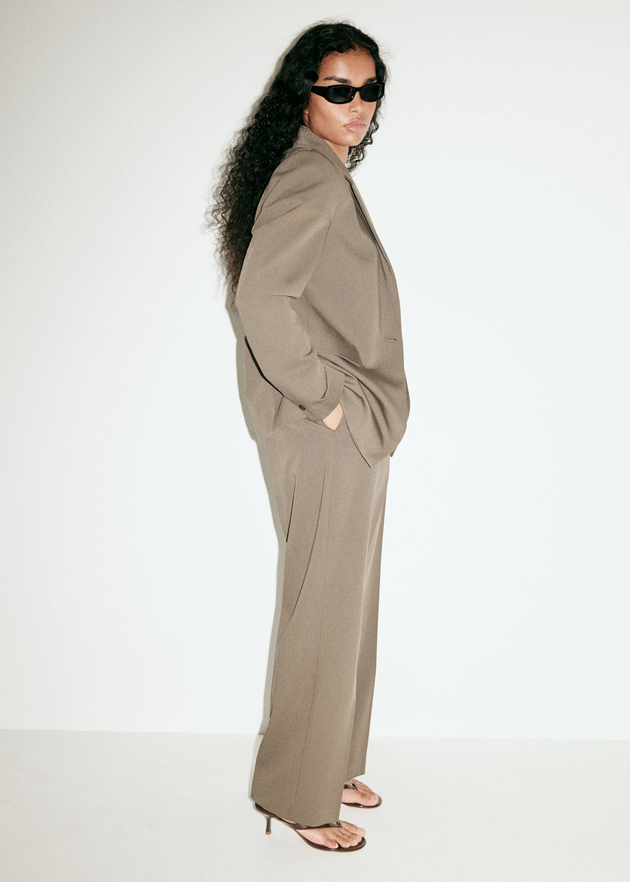 Straight suit trousers - Details of the article 5