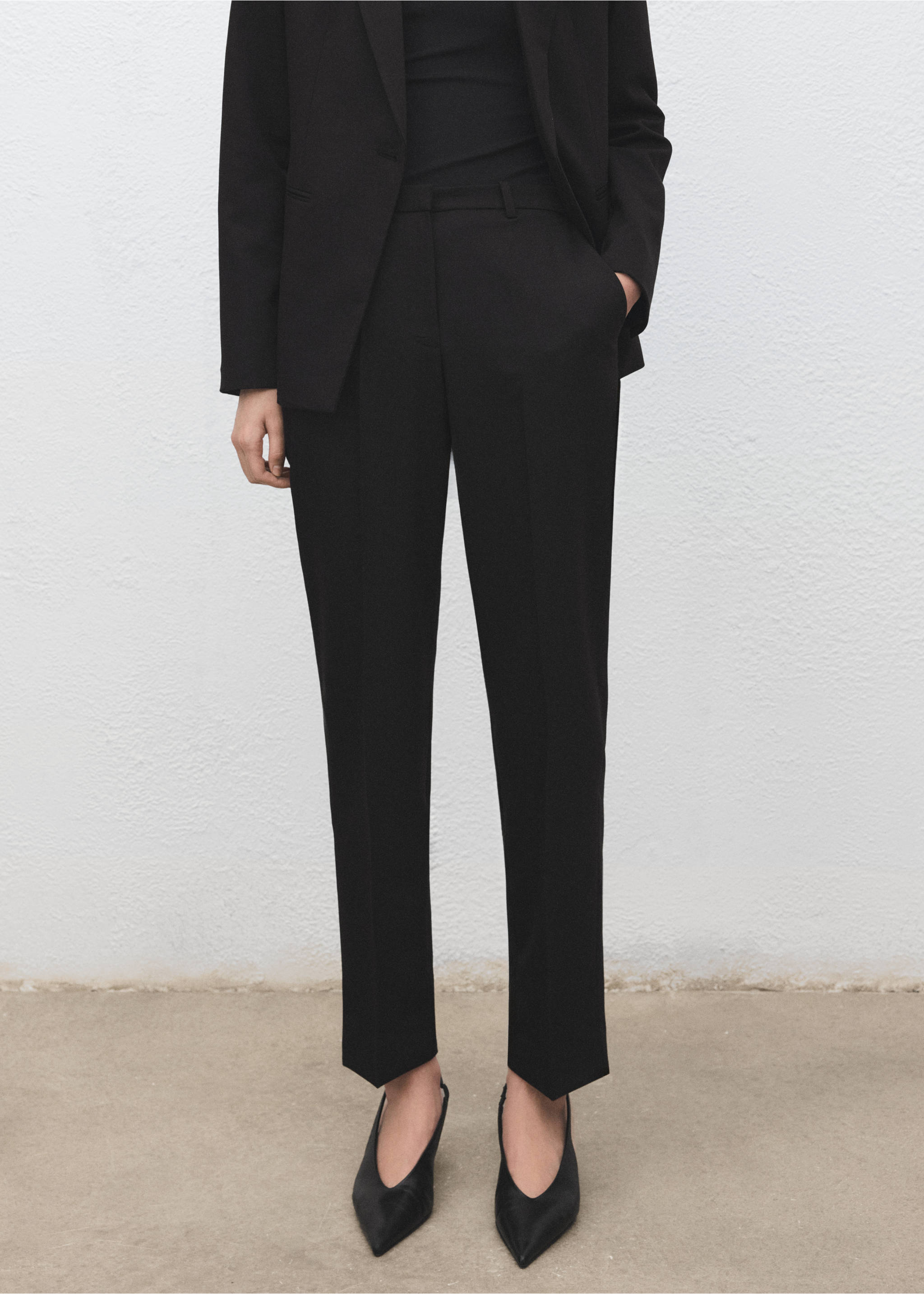 Straight suit trousers - Medium plane, Black. Ref: 37095858-00.