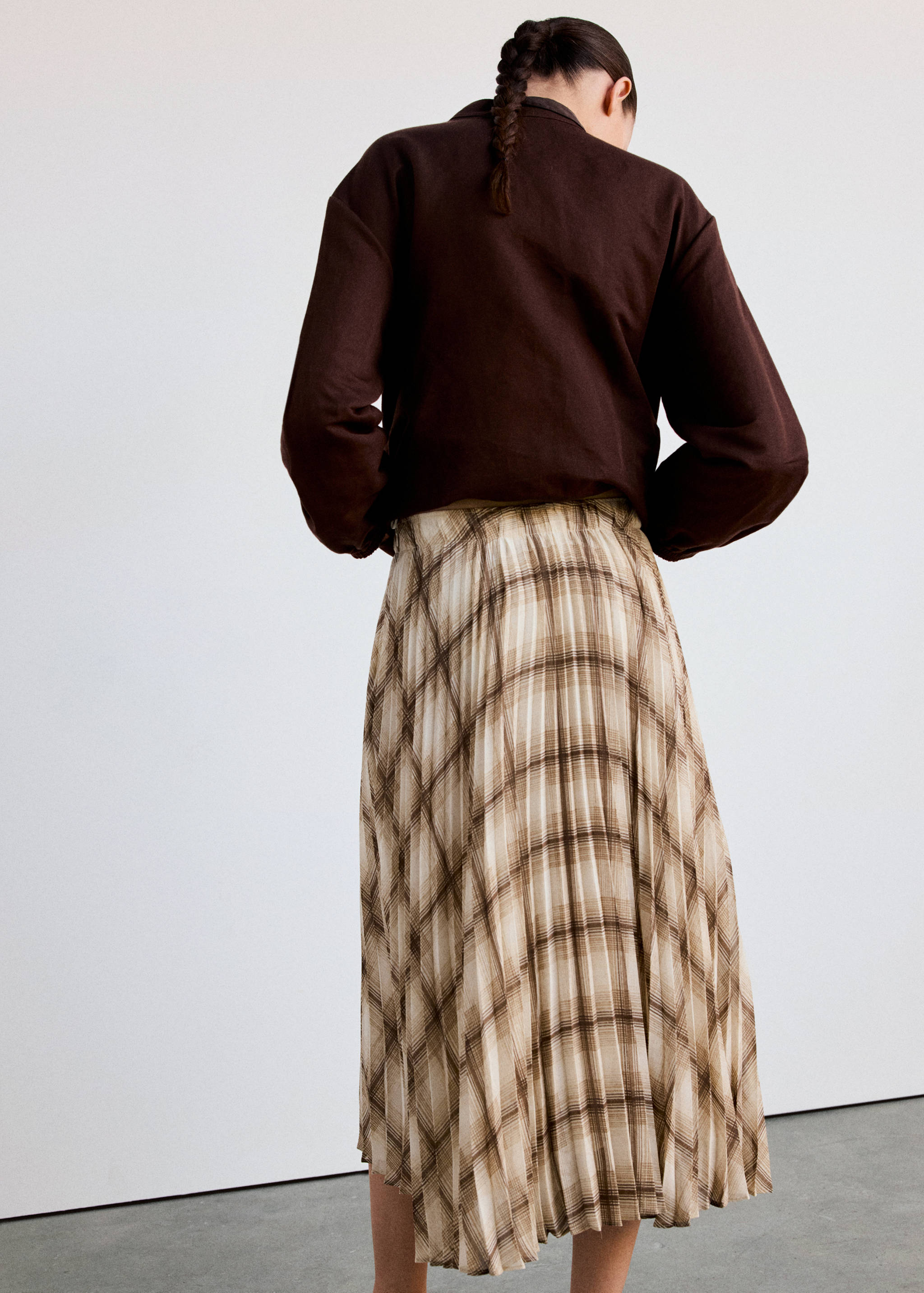 Checked pleated skirt - Reverse of the article