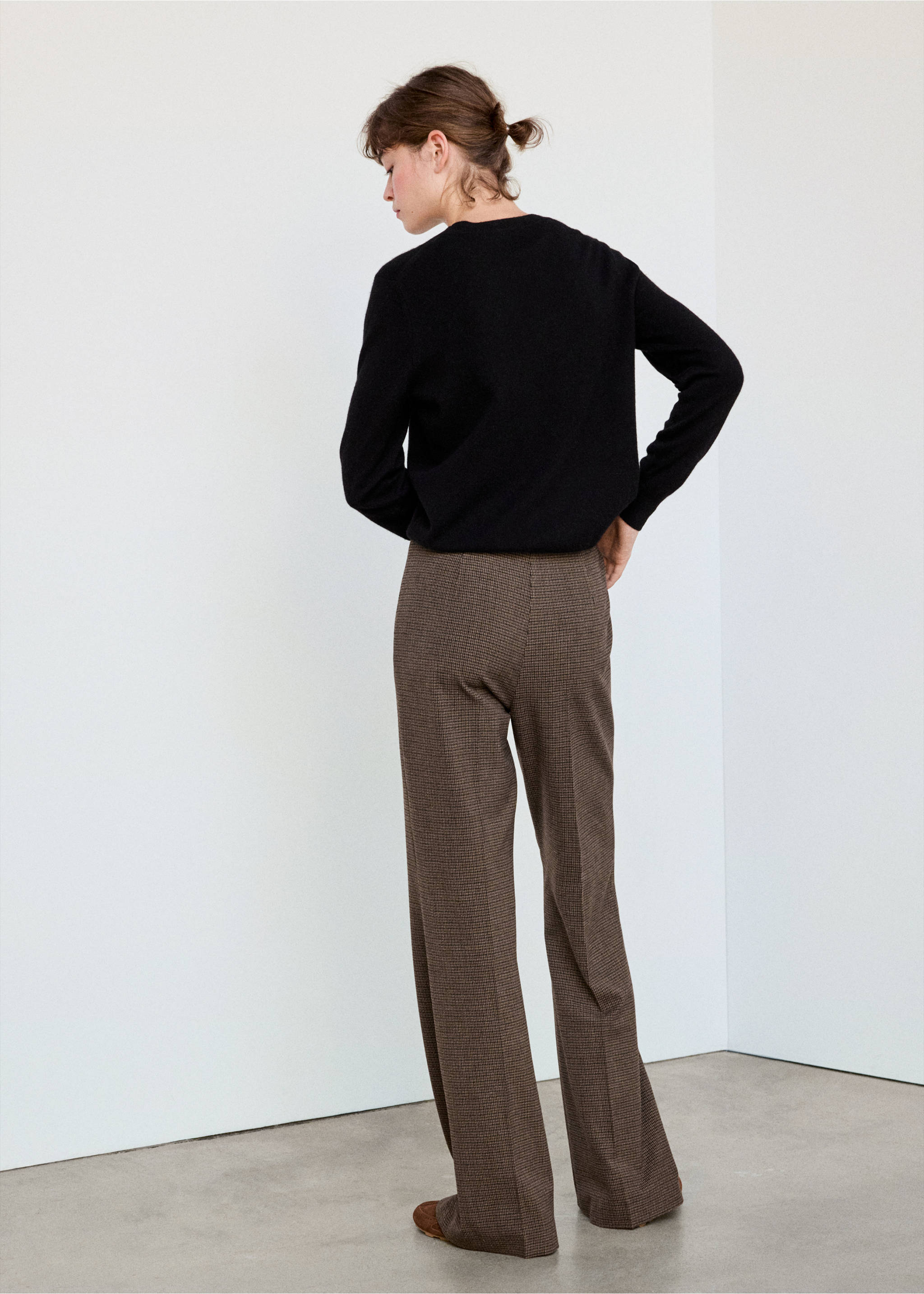 Brown houndstooth trousers, back view, Chocolate. Ref: 37095864-02.
