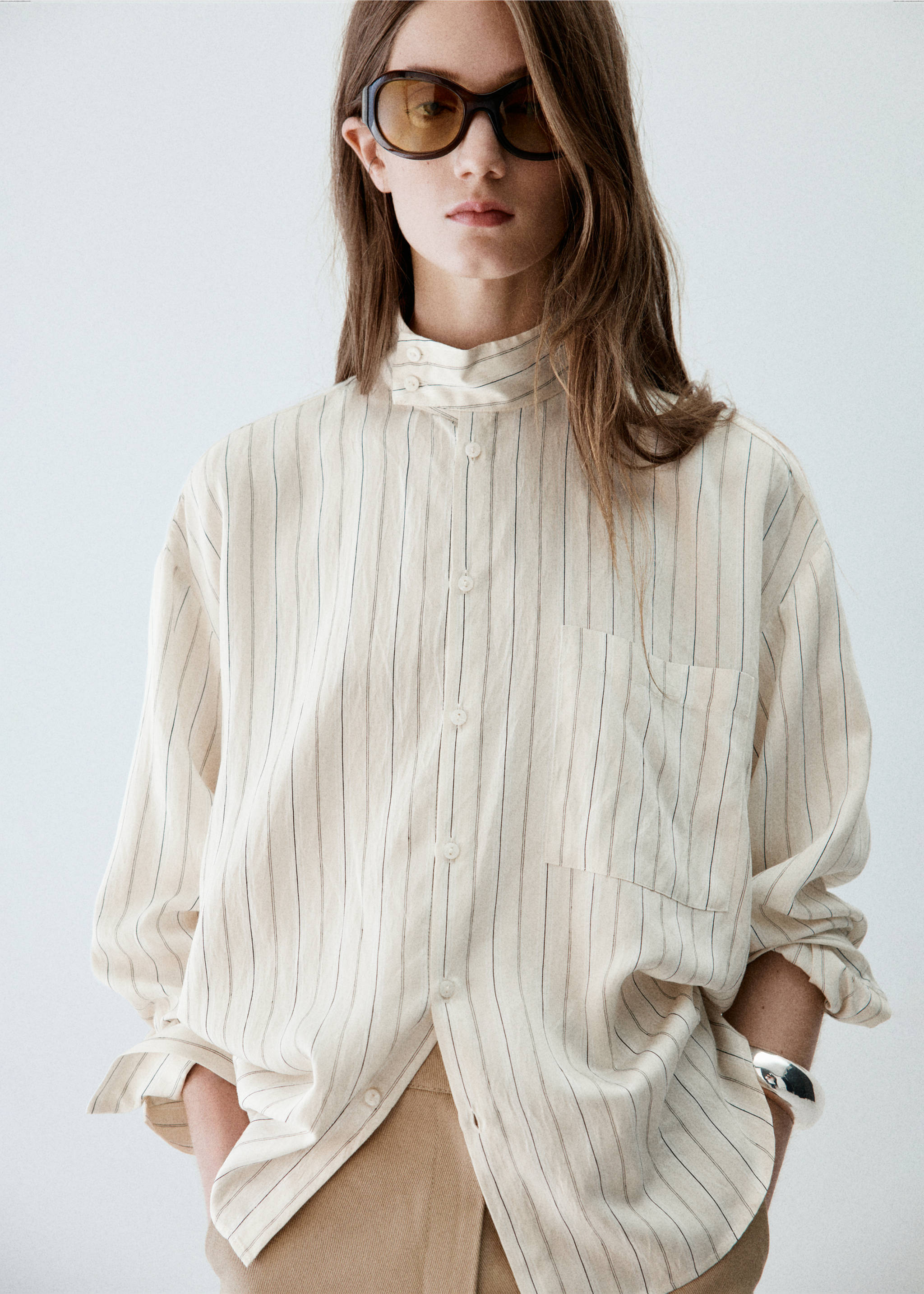 Striped shirt with stand-up collar - Details of the article 1