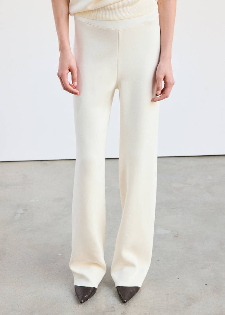 Fine-knit straight-fit trousers — Ecru