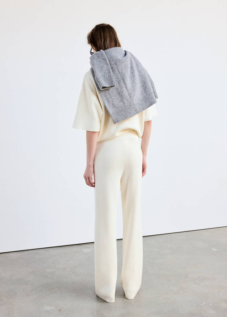 Fine-knit straight-fit trousers — Ecru