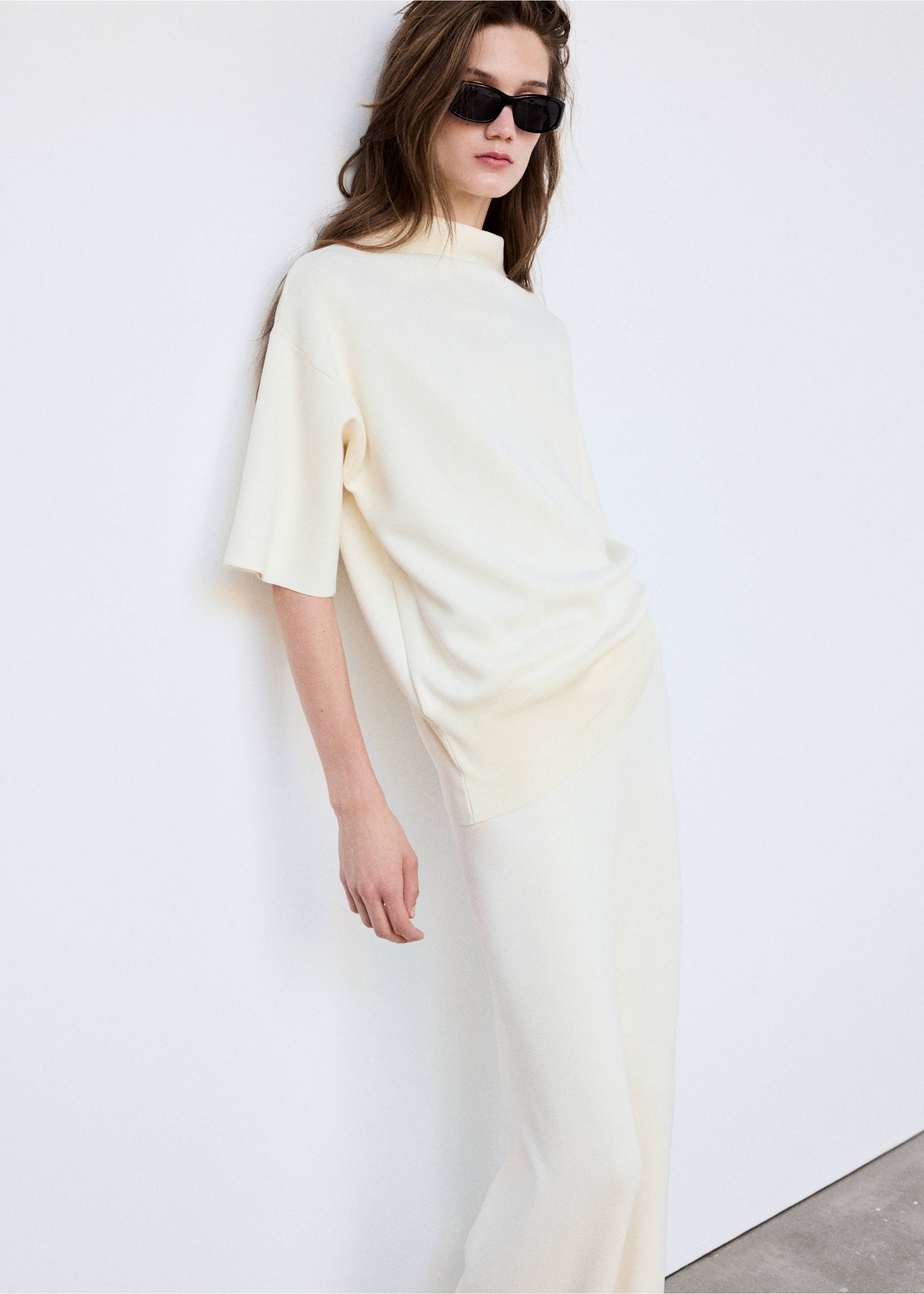 Fine-knit straight-fit trousers - Details of the article 1, Ecru. Ref: 37095878-01.