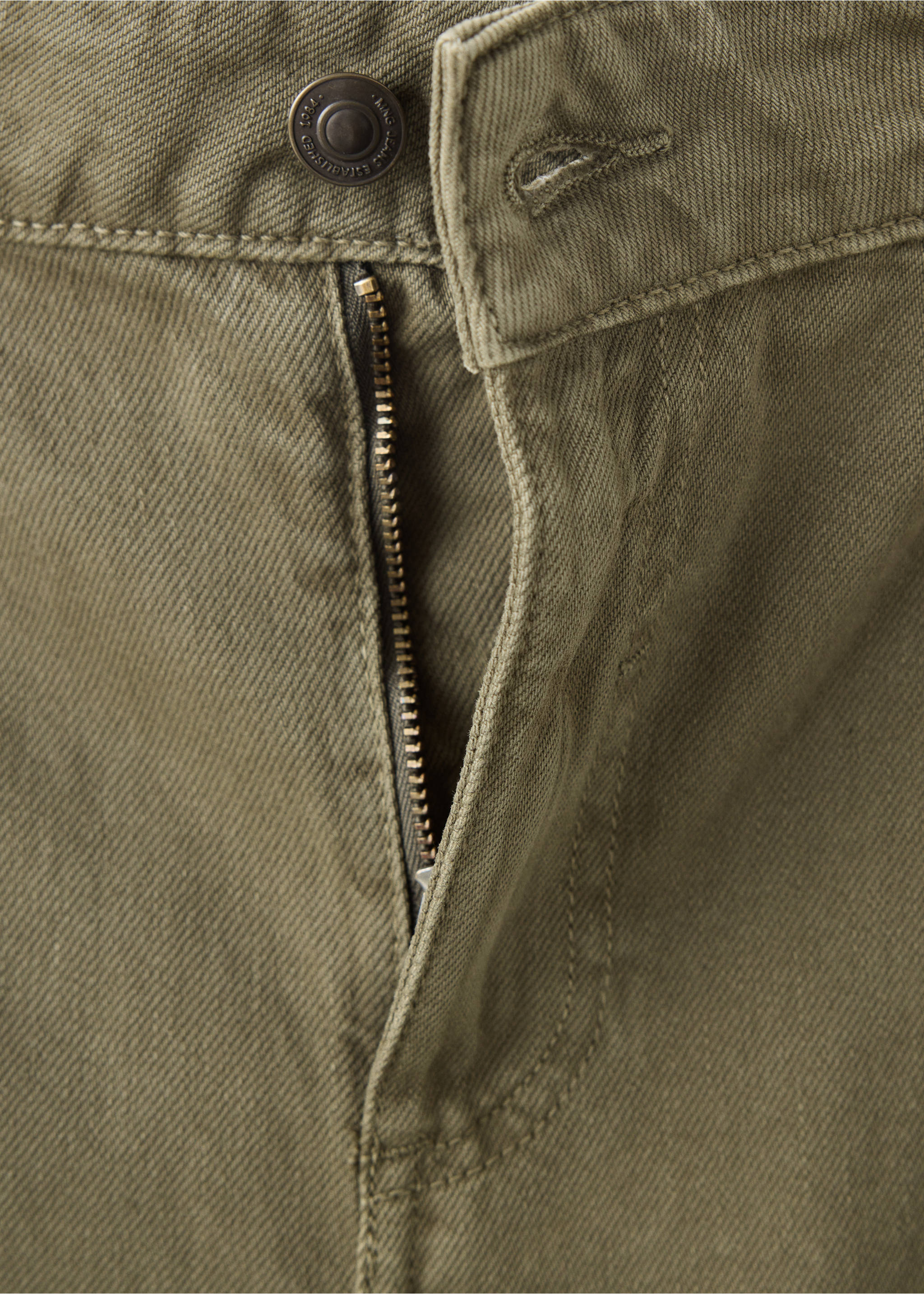 Jeans cargo tiro medio - Detalle del artículo 8, Khaki. Ref: 37095880-00.