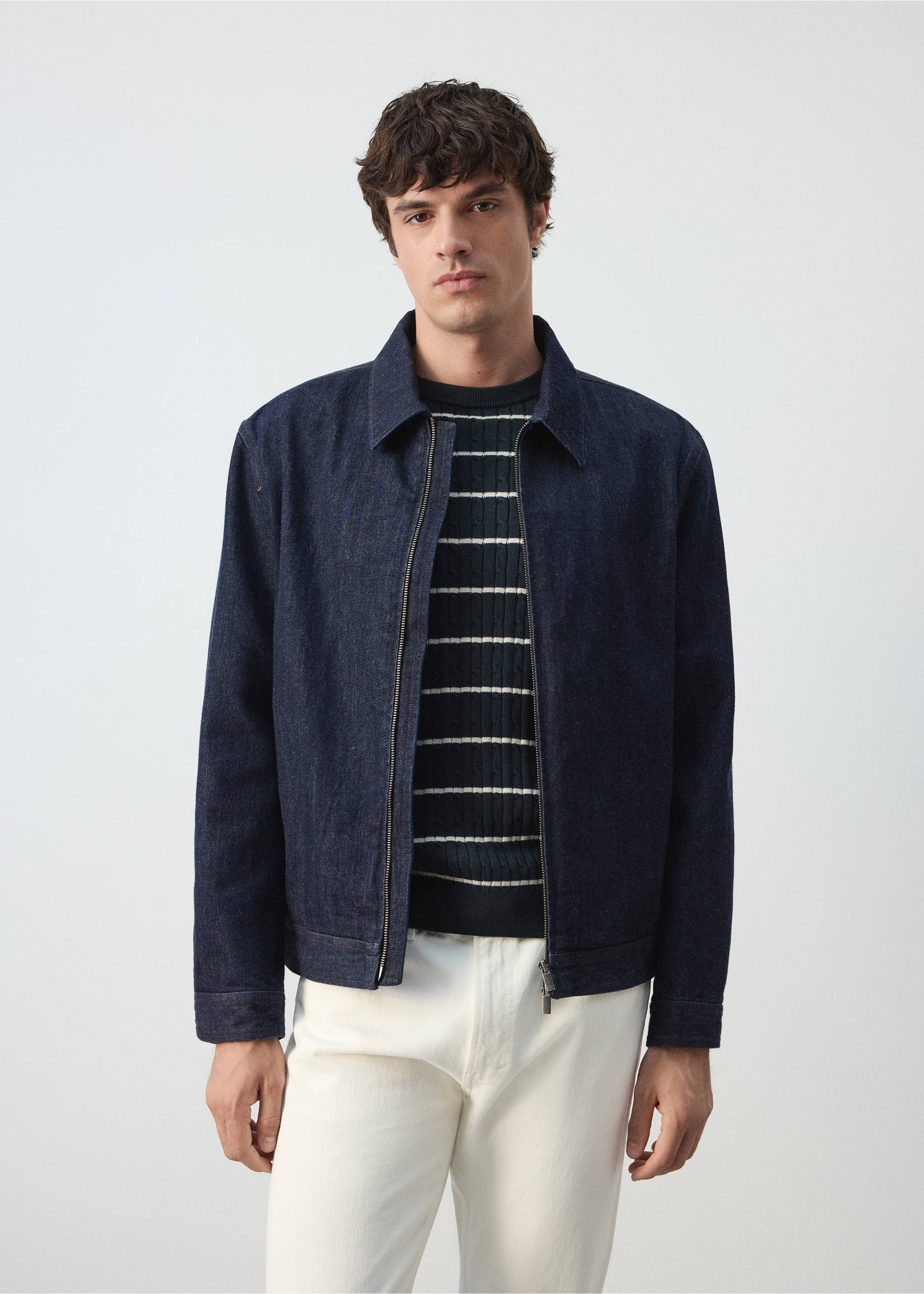 Veste en denim avec fermeture éclair - Plan moyen, Bleu. Ref: 37095973-00.