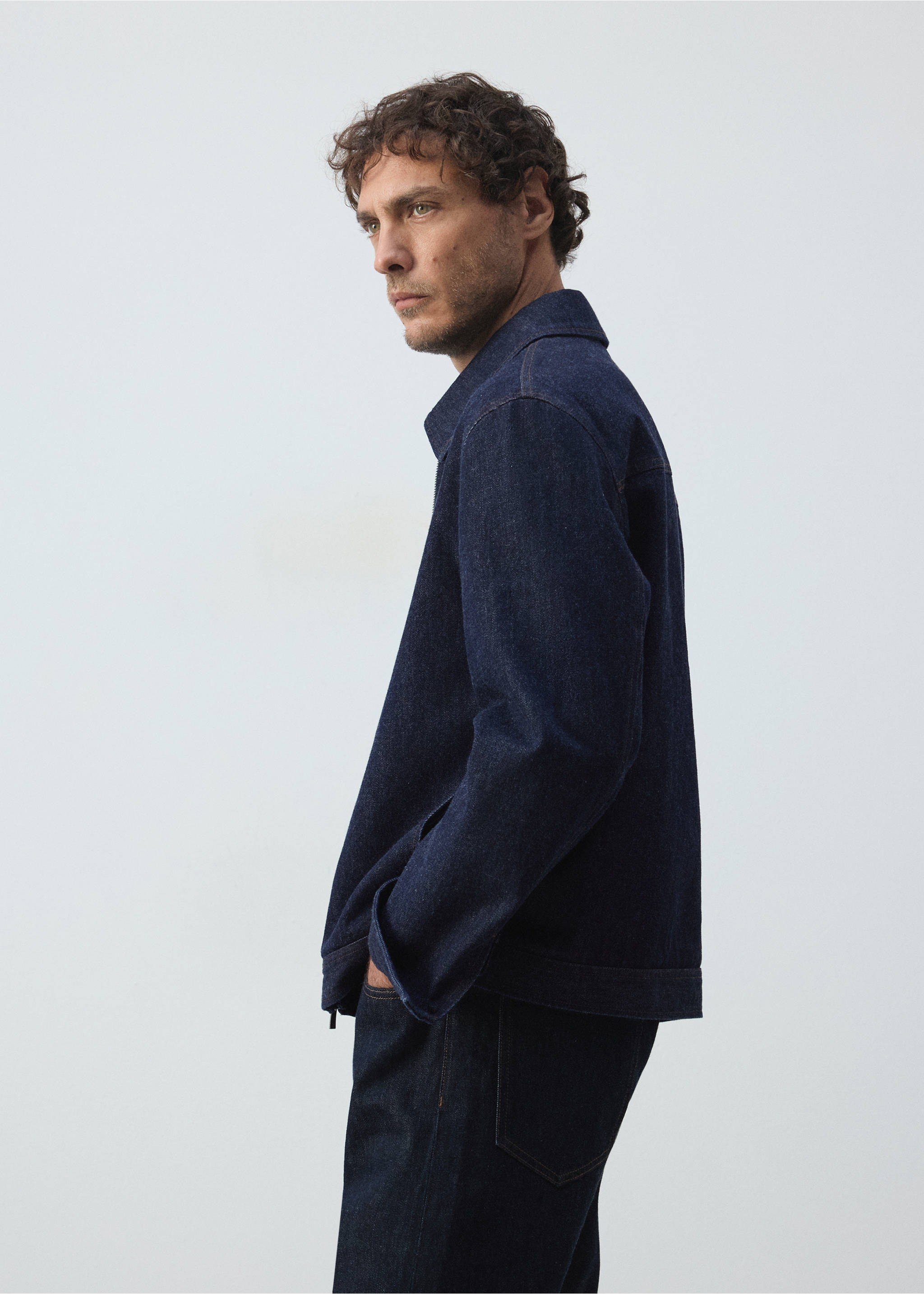 Denim jacket with zipper - Details of the article 2, Open Blue. Ref: 37095973-01.