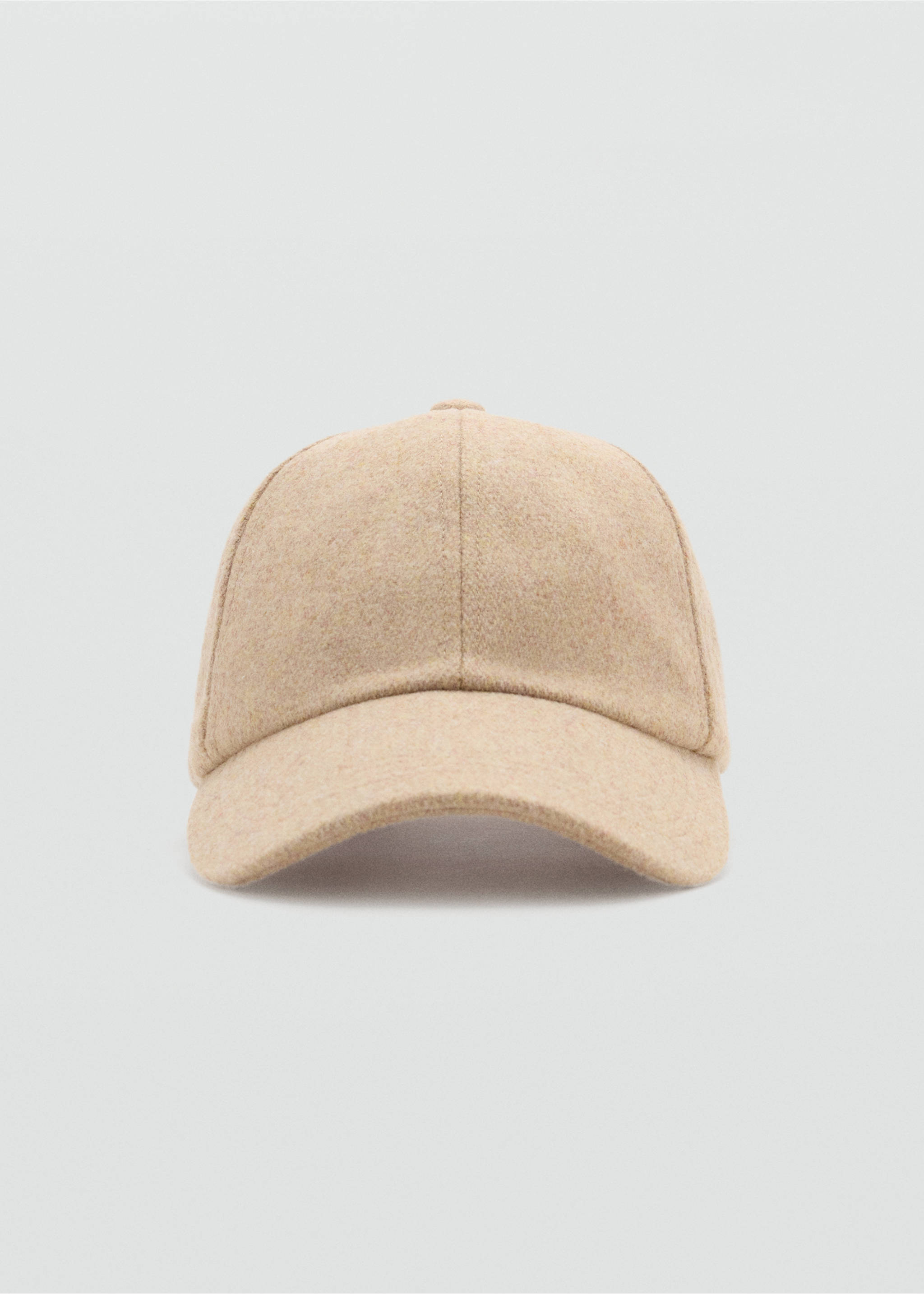 Beige cap in a three-quarter view., Sand. Ref: 37095977-00.