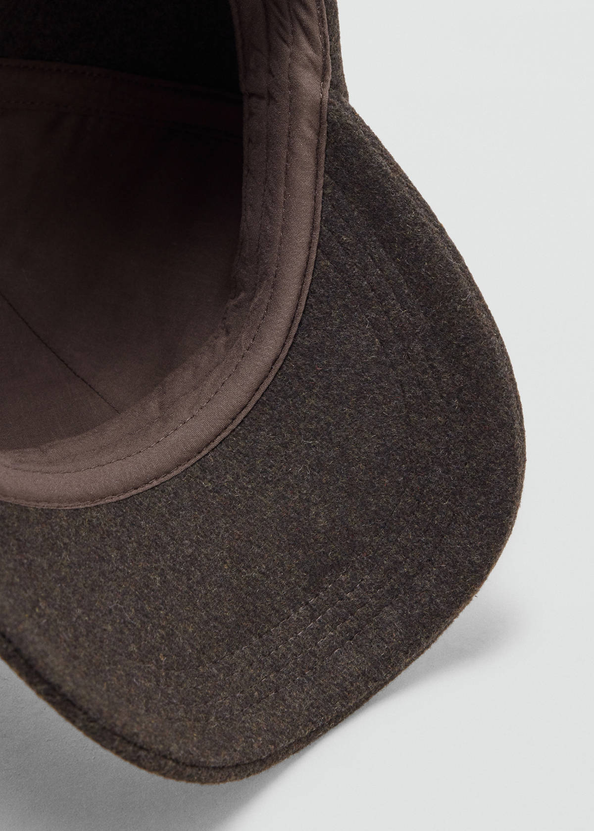 Cap with visor — Chocolate