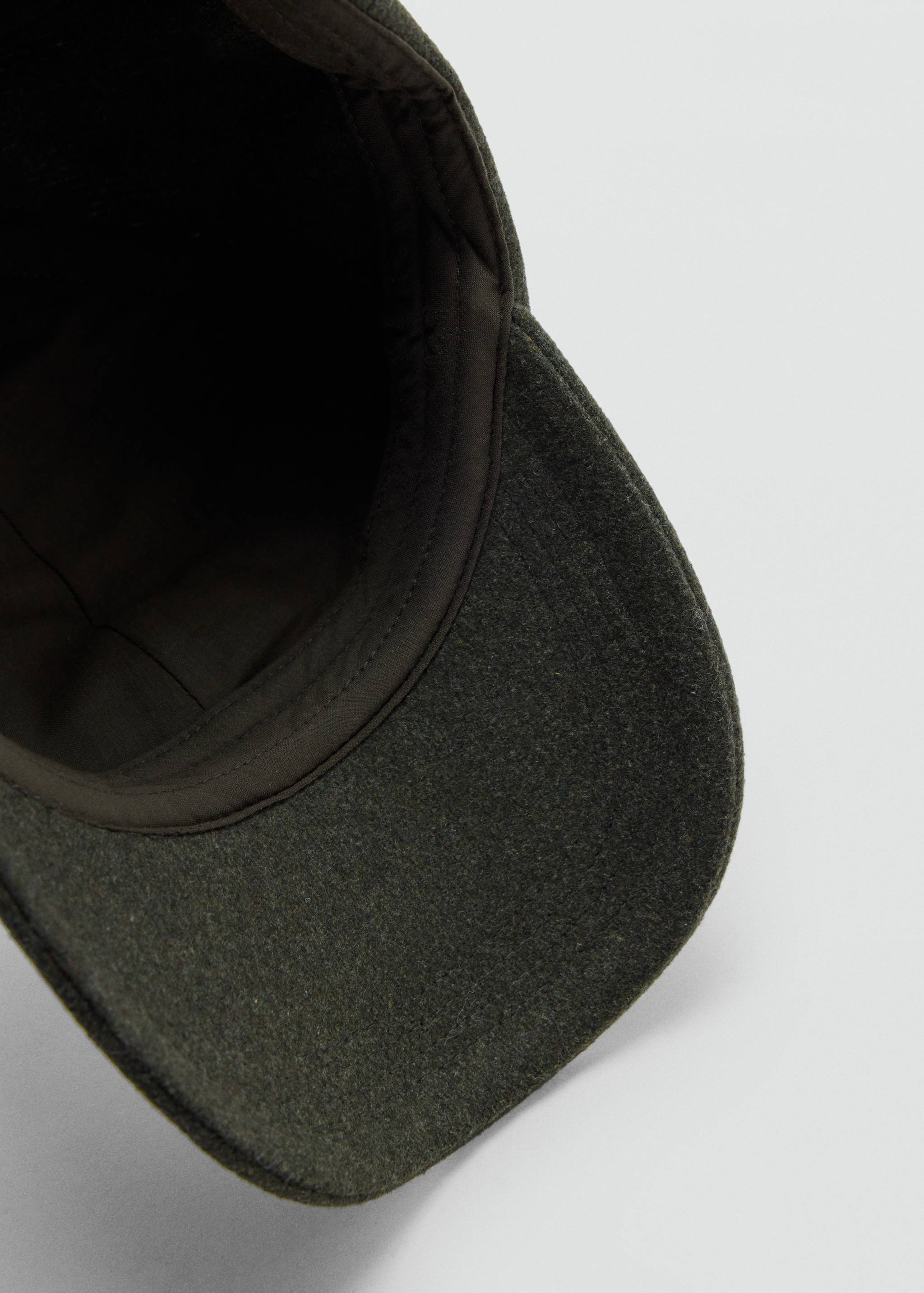 Cap with visor - Details of the article 2