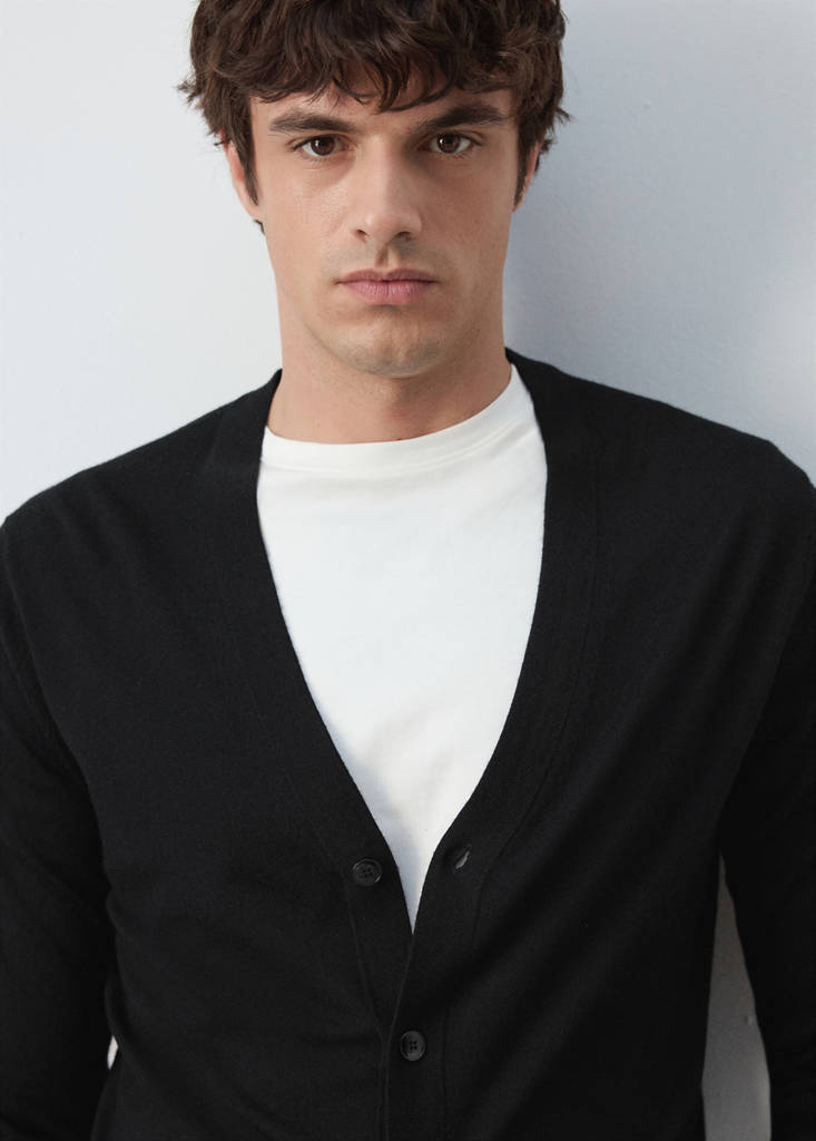 Fine-knit 100% merino wool cardigan — Black