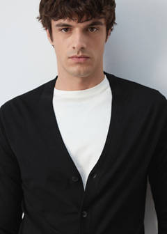 Fine-knit cardigan in 100% merino wool — Black 6