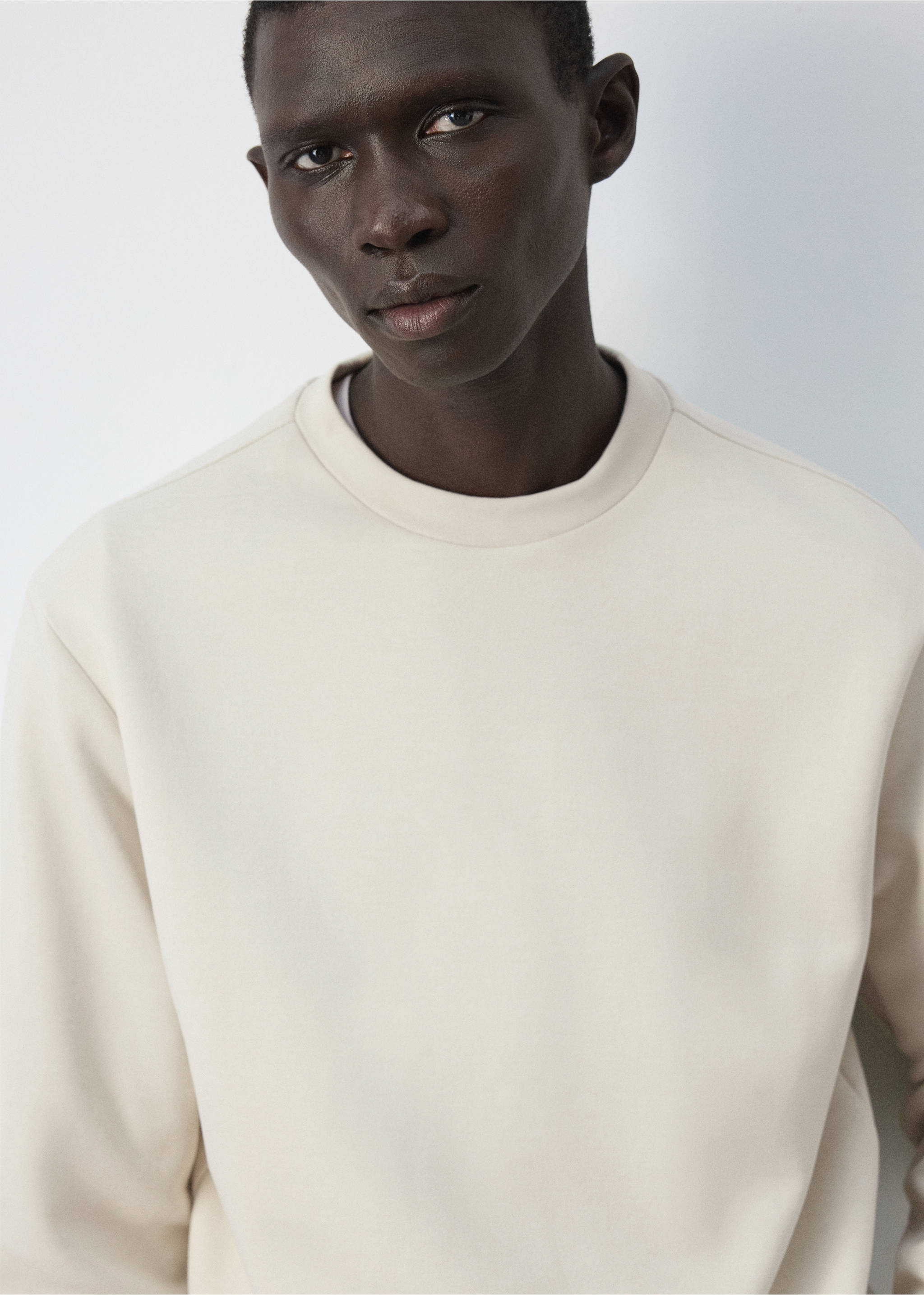 Sweatshirt aus 100 % Baumwolle, Regular Fit - Detail des Artikels 1, Cremeweiß. Ref: 37095983-00.