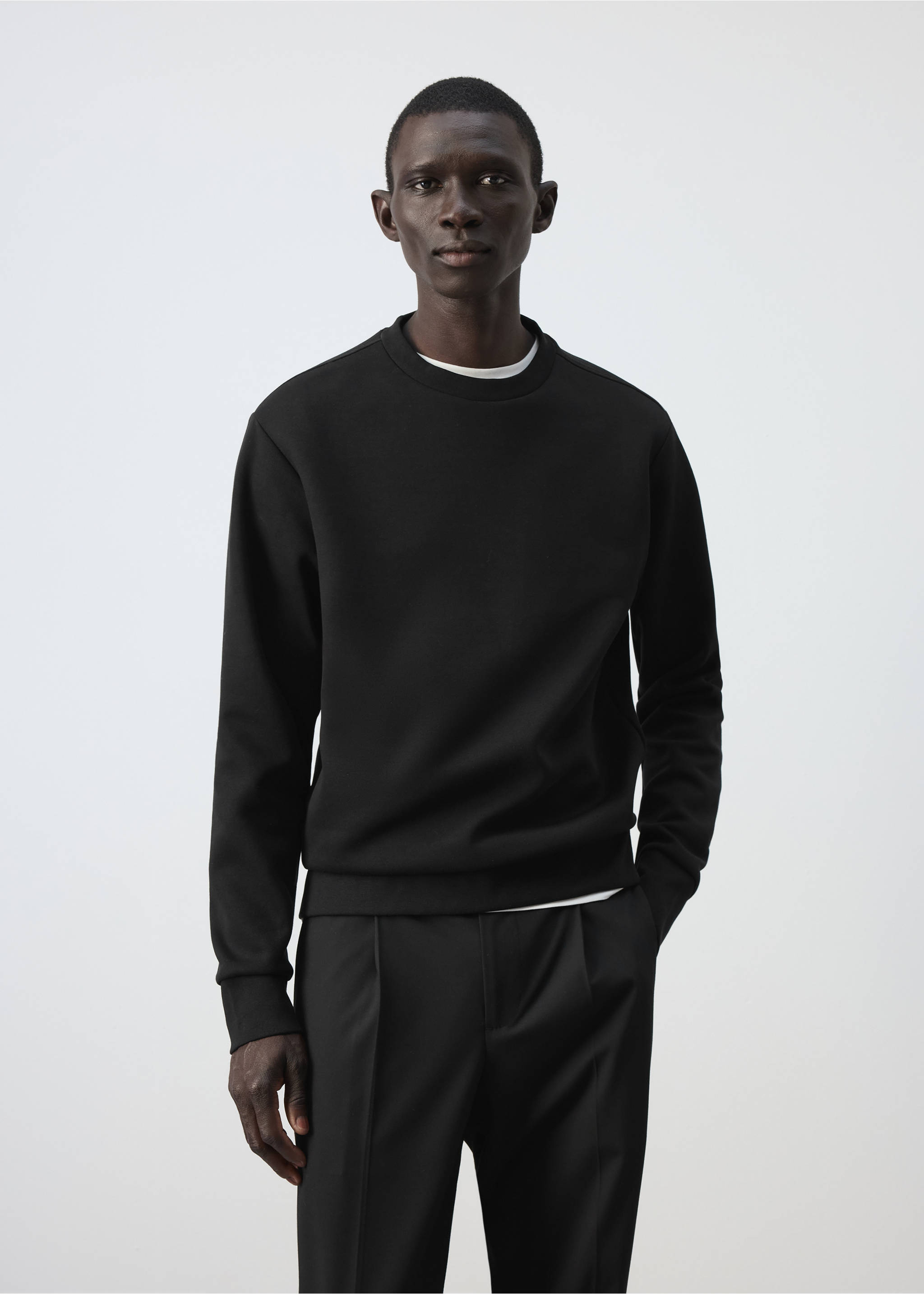 Sweatshirt i 100 % bomull, regular fit - Bild av mittparti, Svart. Ref: 37095983-00.