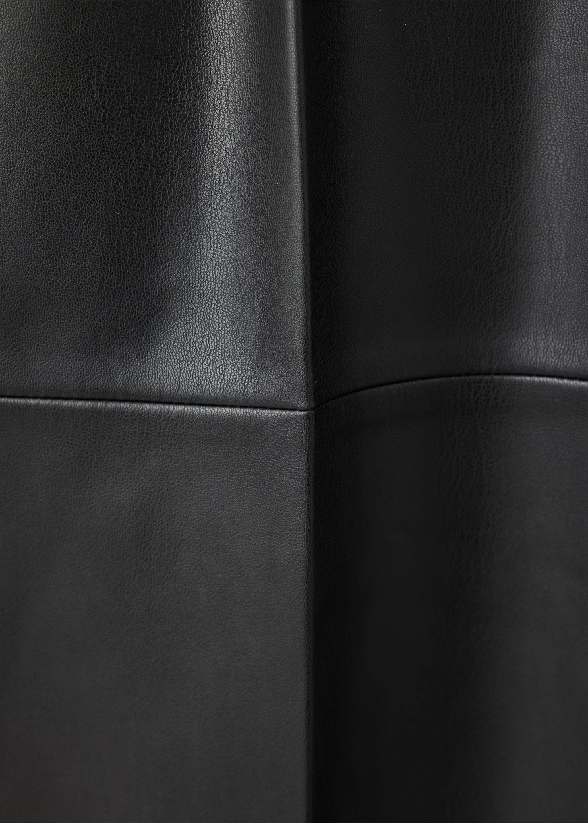 Deri görünümlü wide leg pantolon - Ürün detayı 0, Siyah. Ref: 37095986-00.