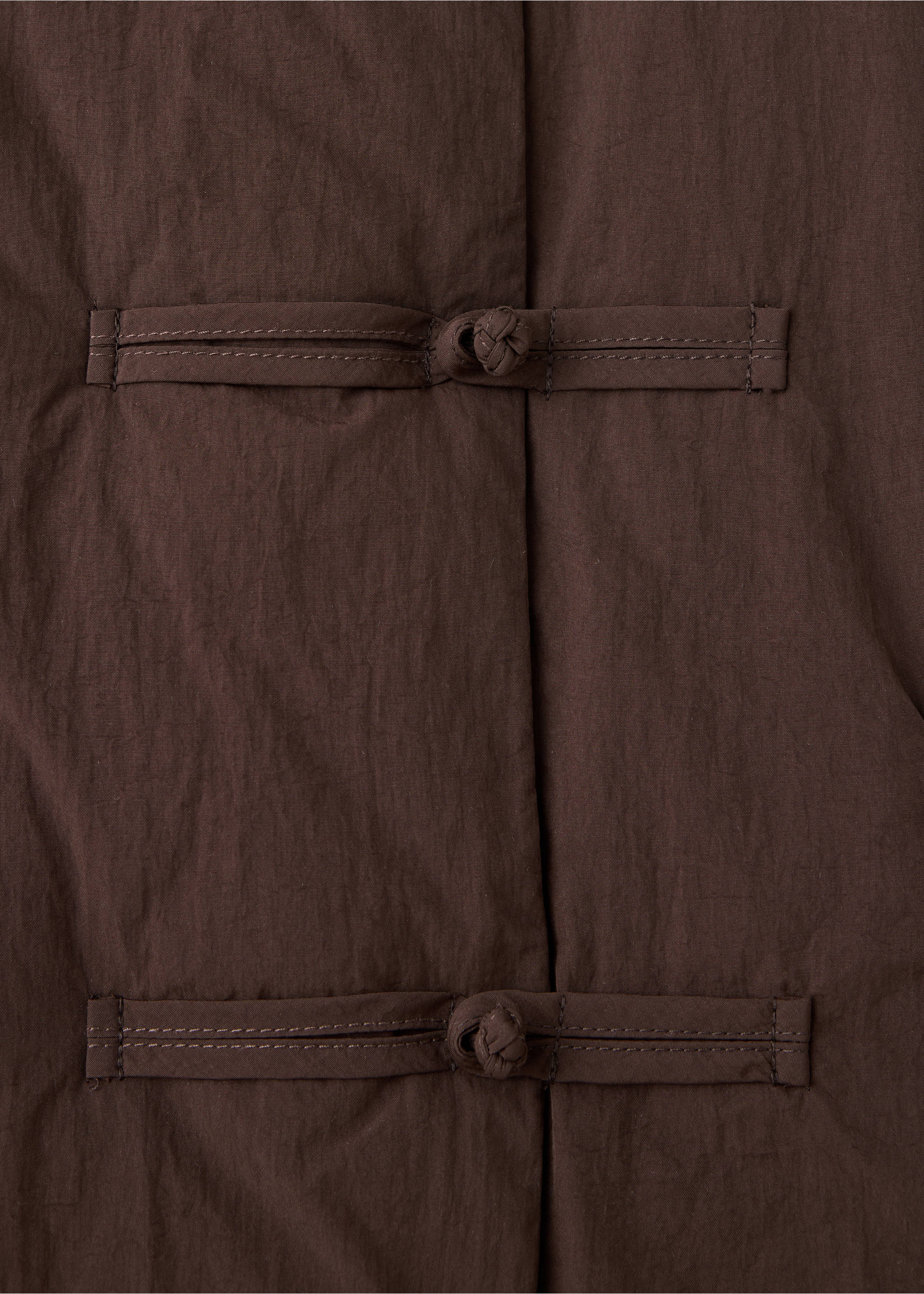 Anorak acolchado alamares - Detalle del artículo 8, Chocolate. Ref: 37095987-00.