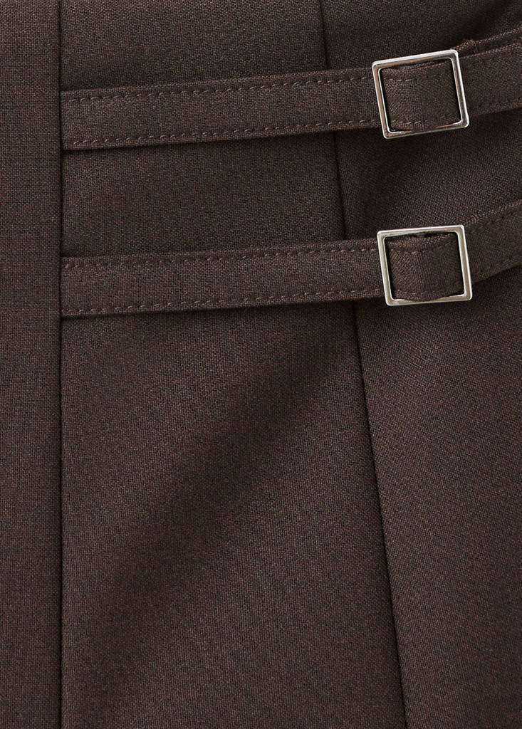 Pleated skirt with buckle details — Brown