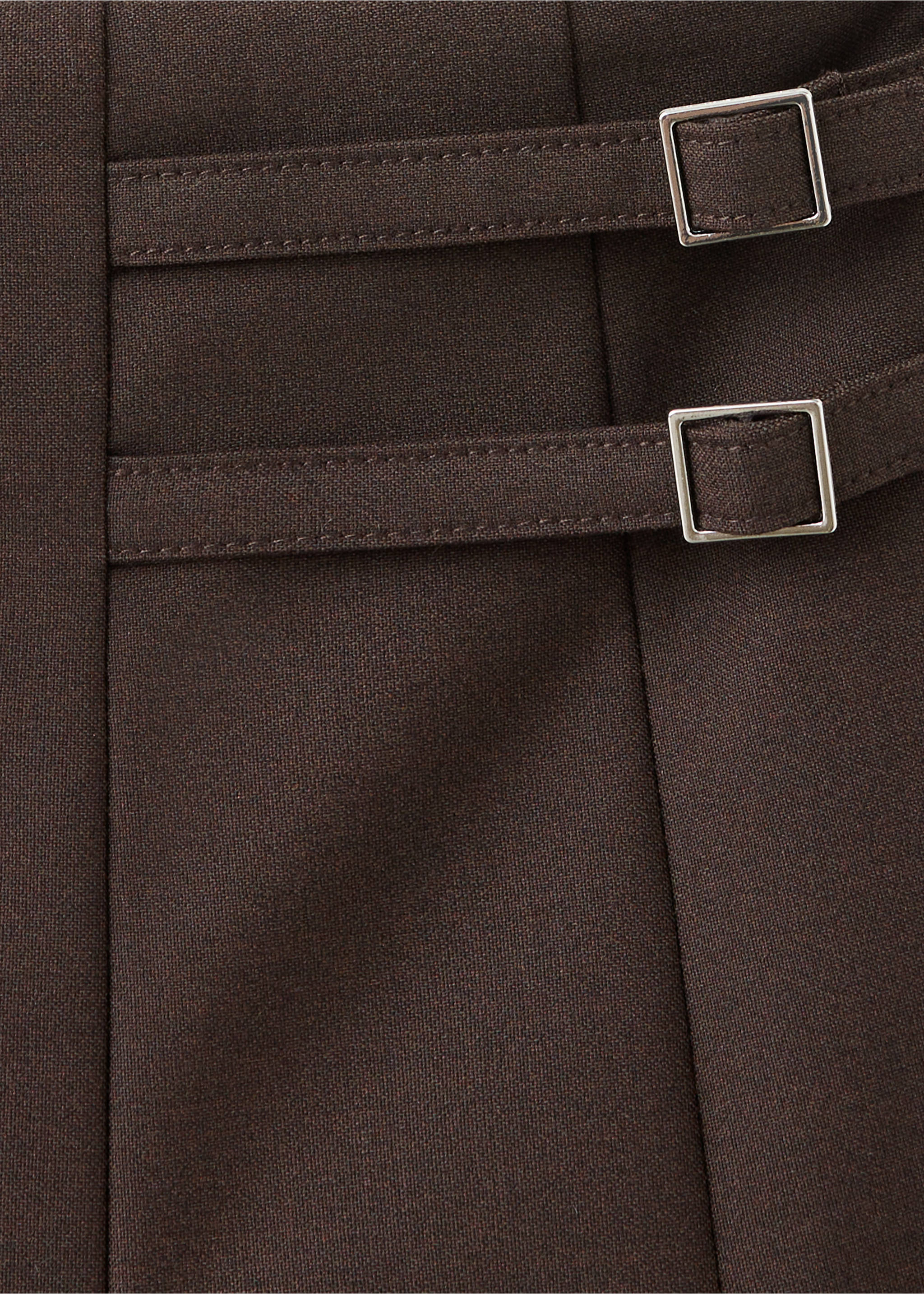 Pleated skirt with buckle details - Details of the article 8, Brown. Ref: 37095996-00.