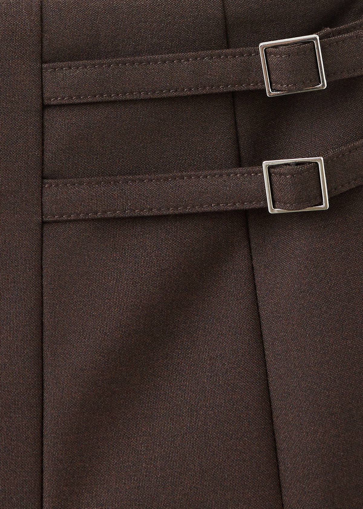Pleated skirt with buckle details — Brown