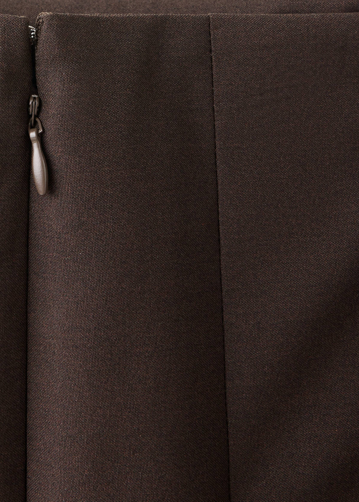 Pleated skirt with buckle details — Brown
