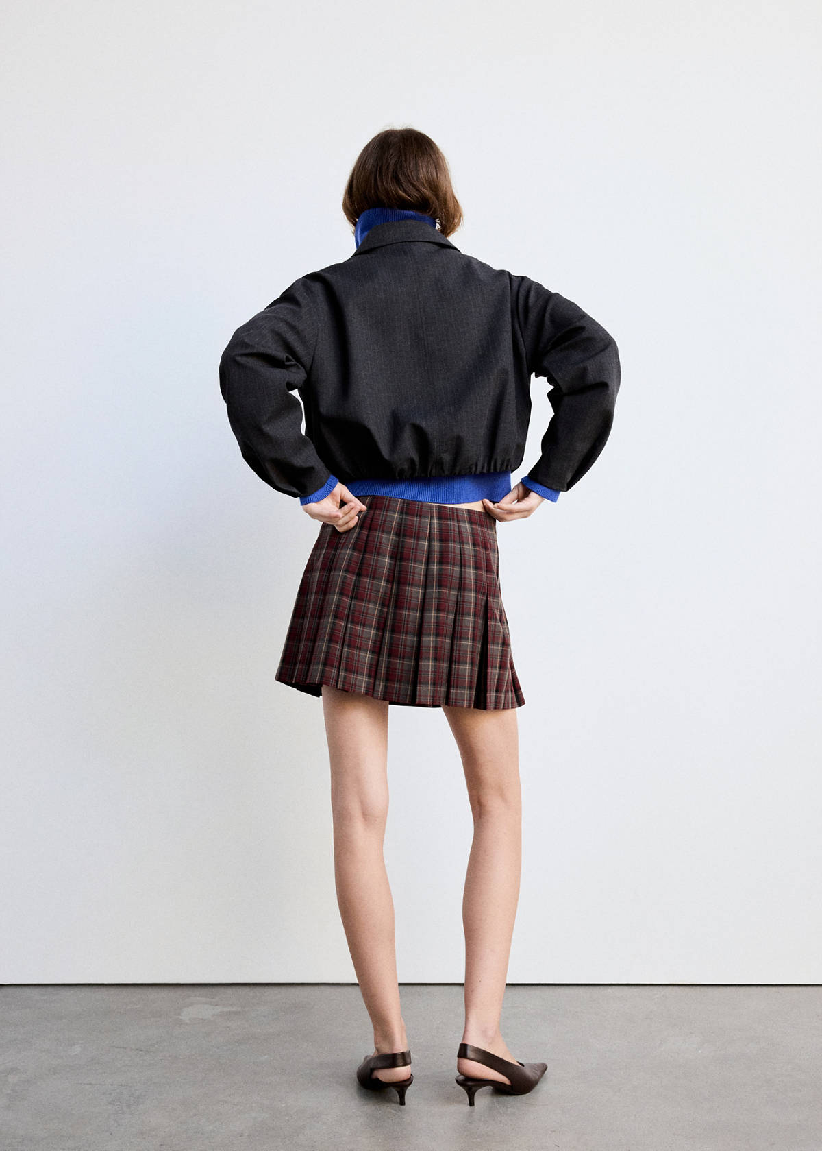 Pleated skirt with buckle details — Red