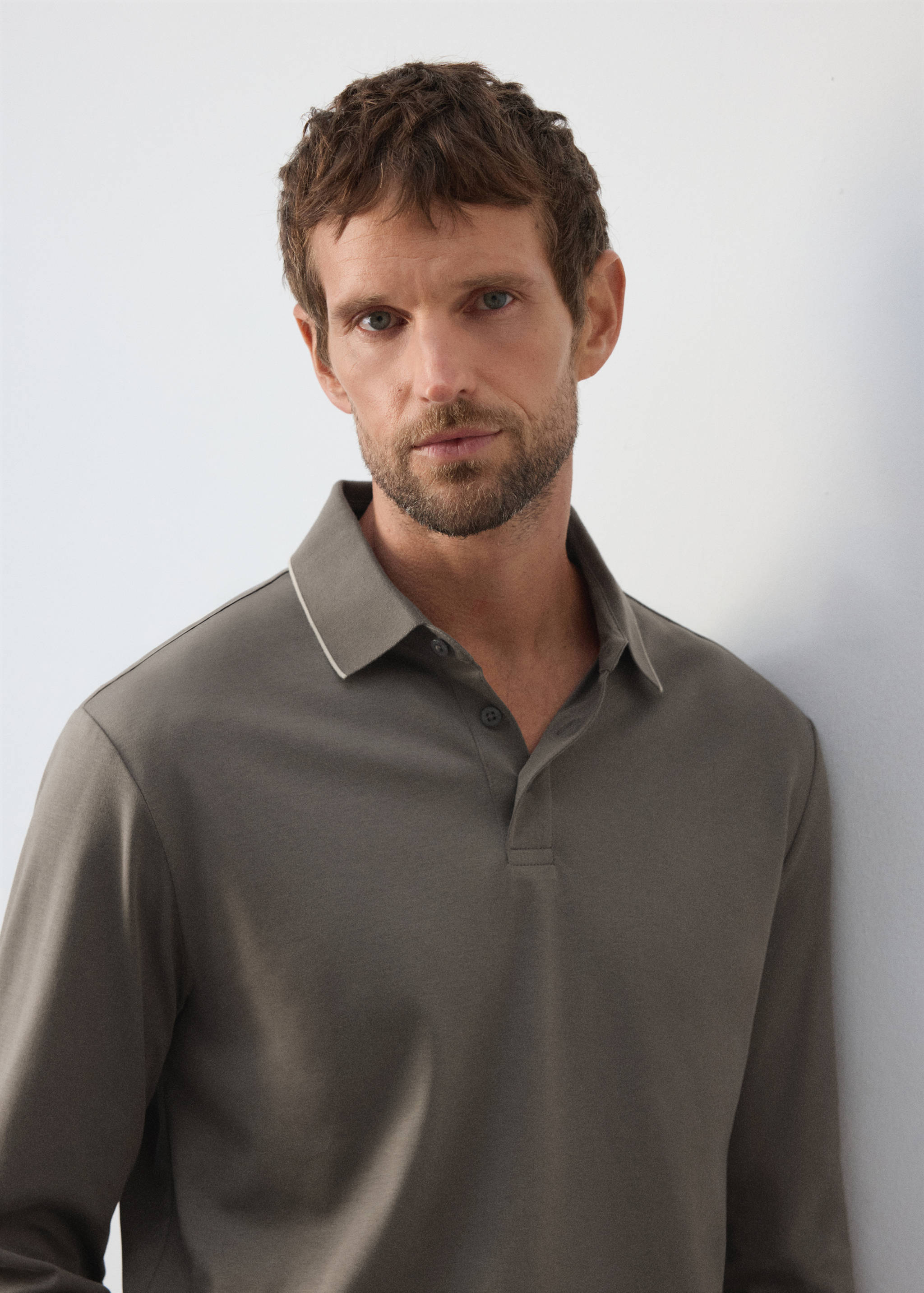 100% cotton polo shirt with contrasting detail - Details of the article 1