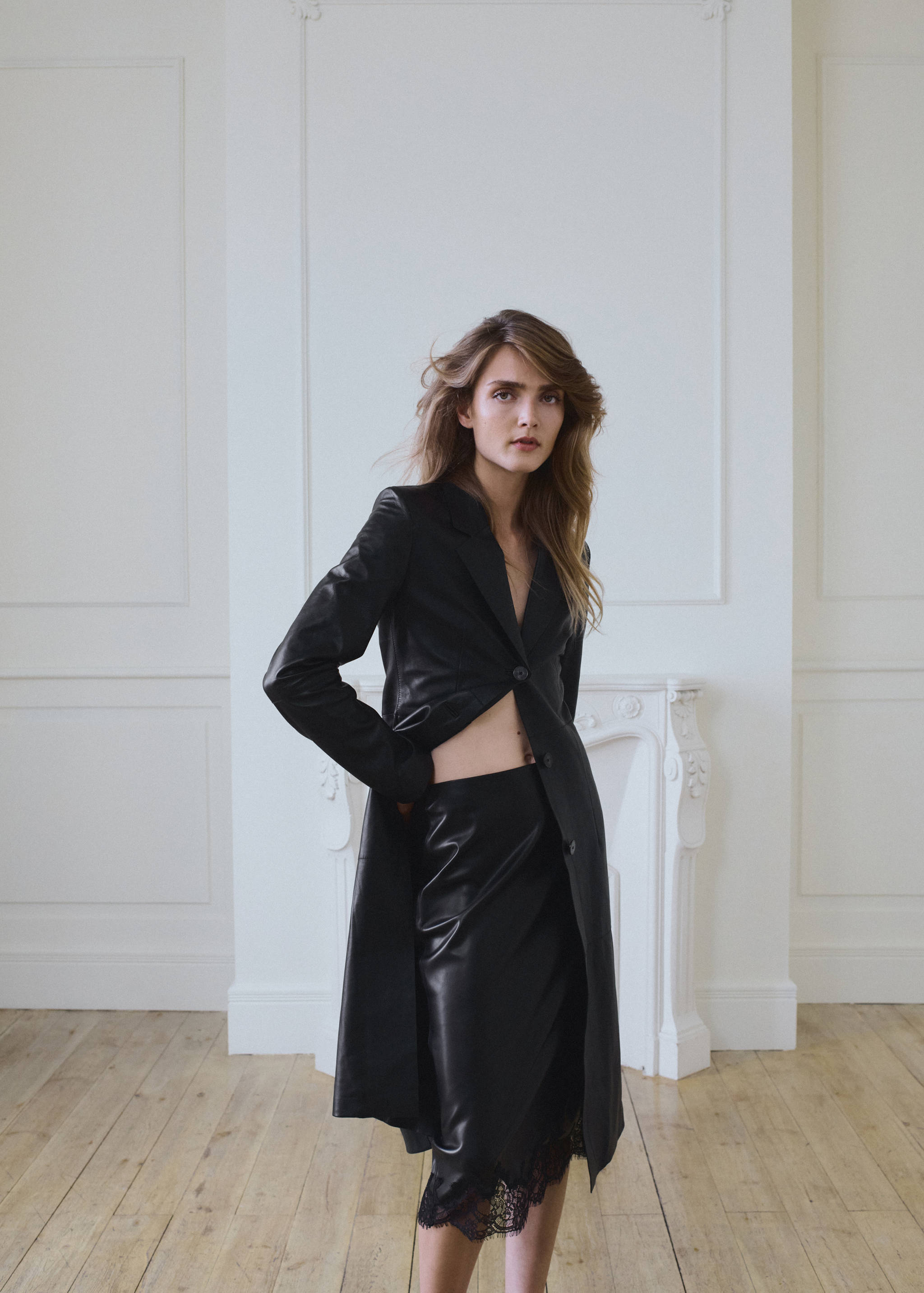 Faux leather skirt with lace trim - Medium plane