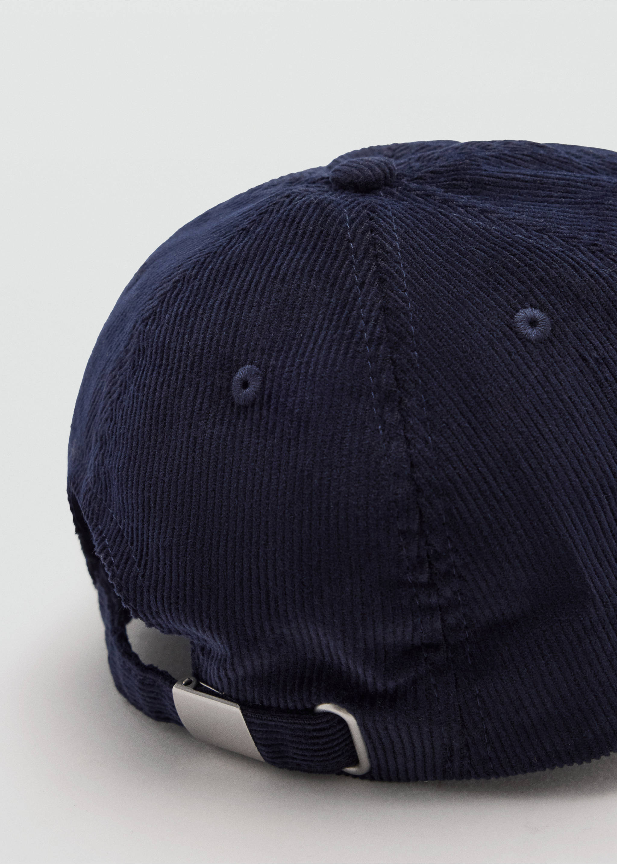Cap restless - Details of the article 1, Navy. Ref: 37096000-00.